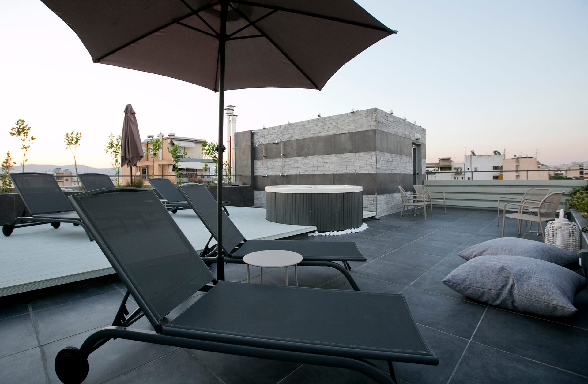 47 Luxury Suites and Lofts - 35