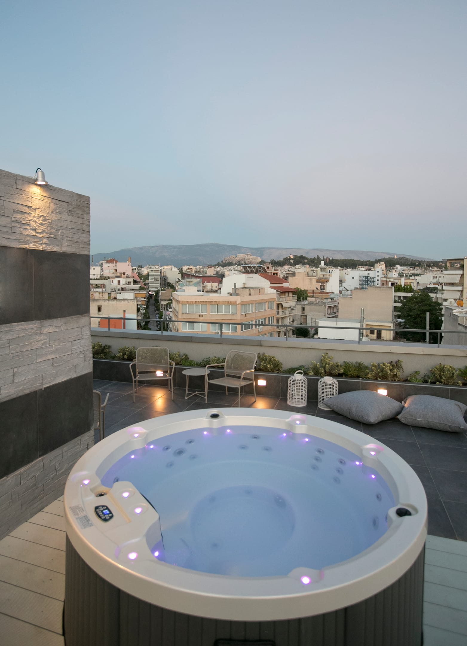 47 Luxury Suites and Lofts - 41