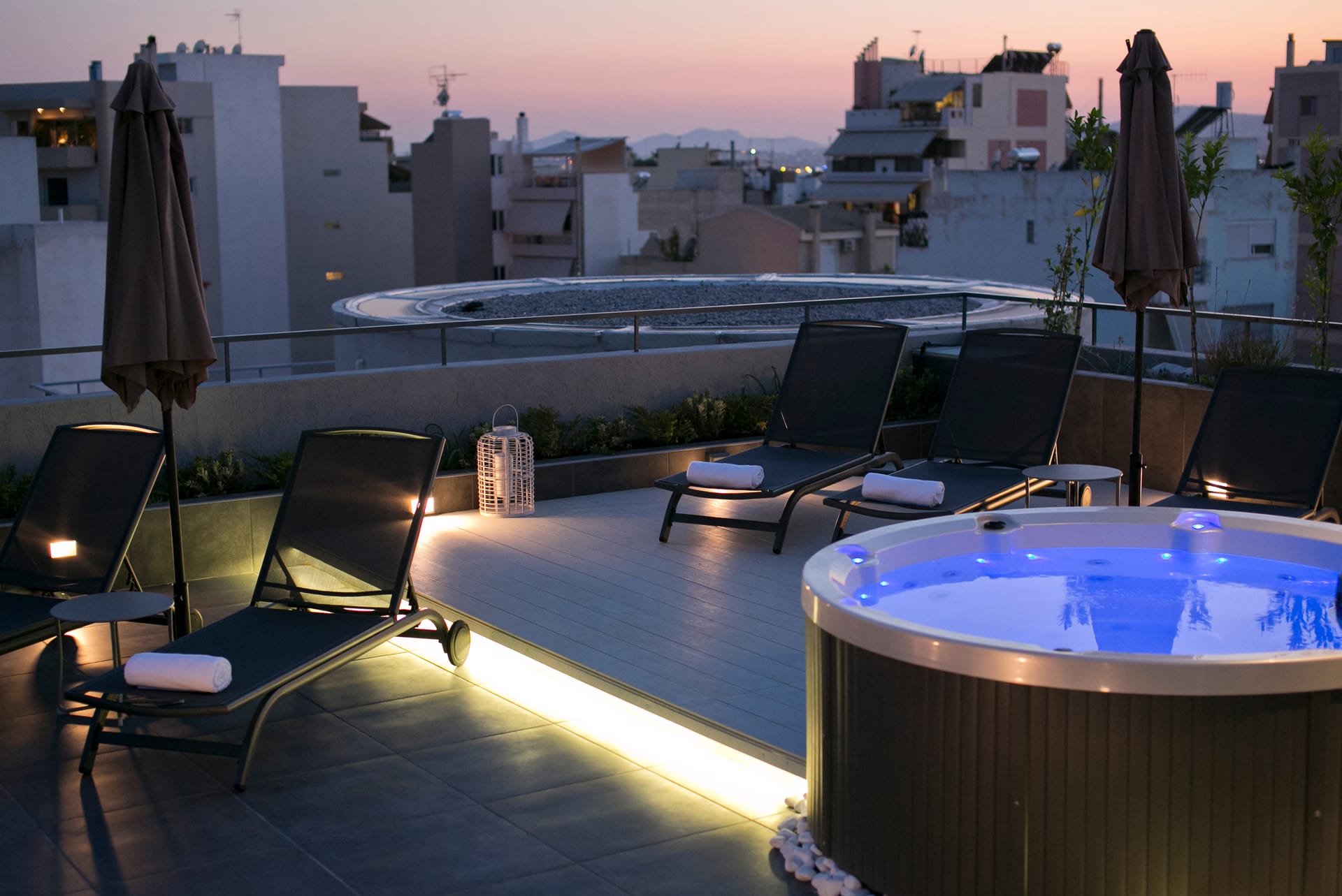47 Luxury Suites and Lofts - 49