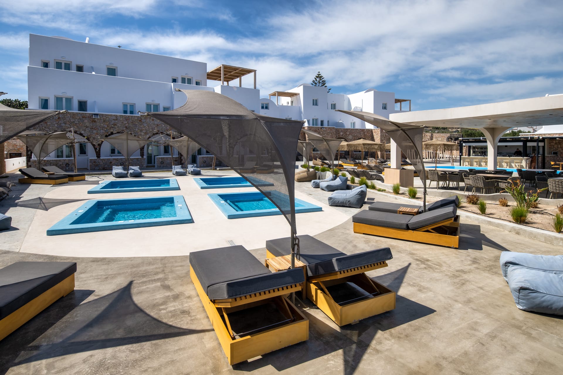 Aelia Luxury Suites - 4