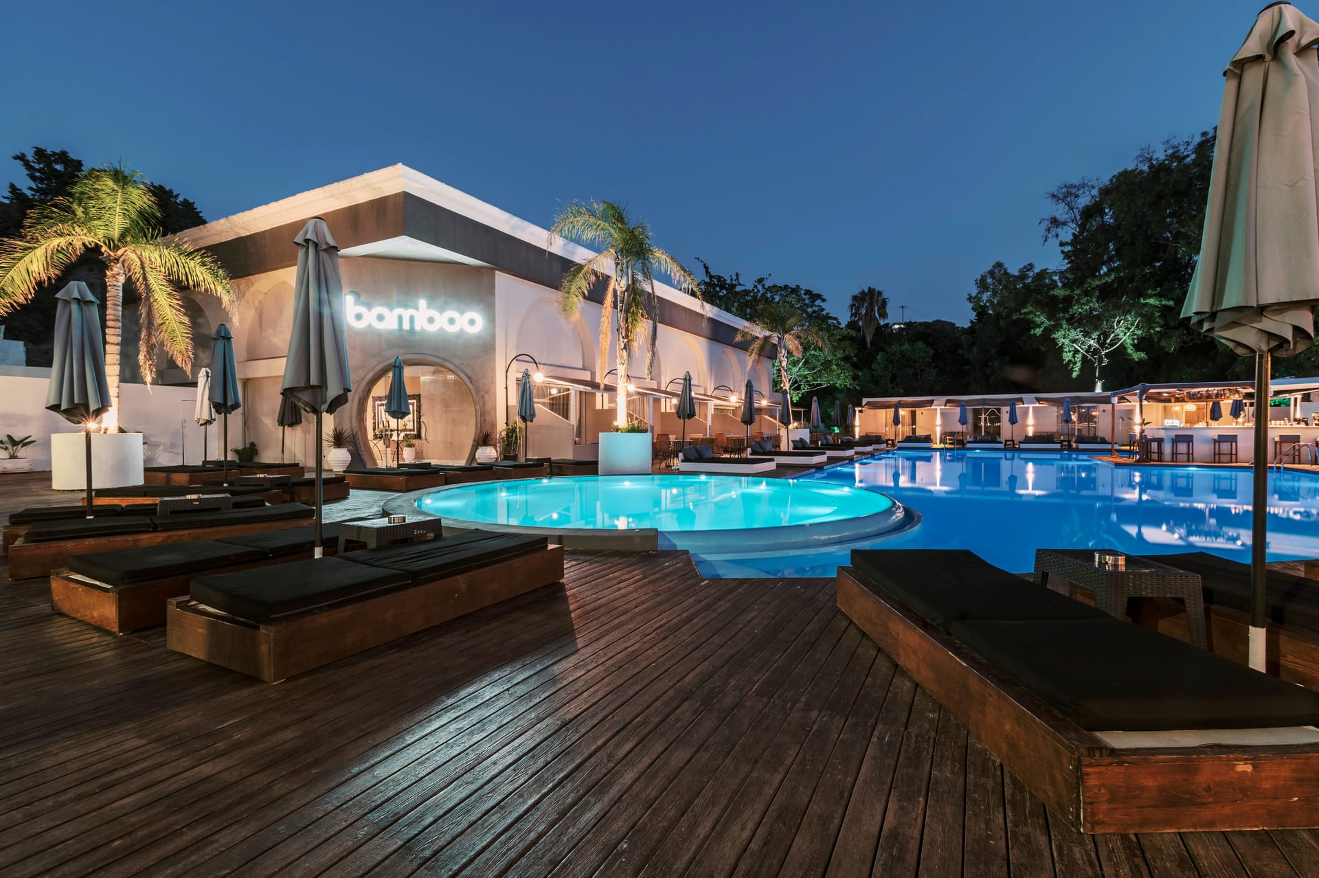 Bamboo Suites Boutique Hotel - 11