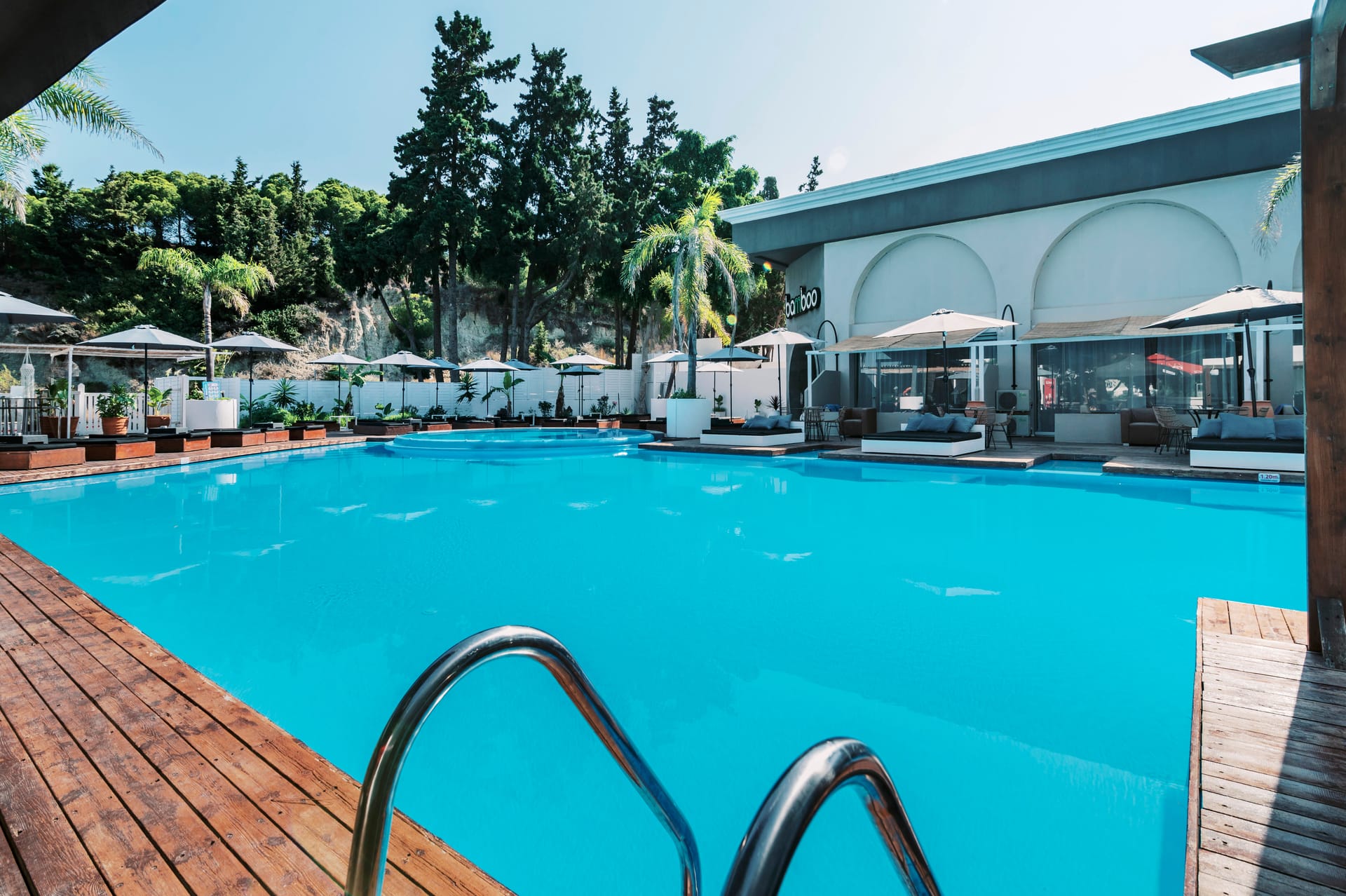Bamboo Suites Boutique Hotel - 17