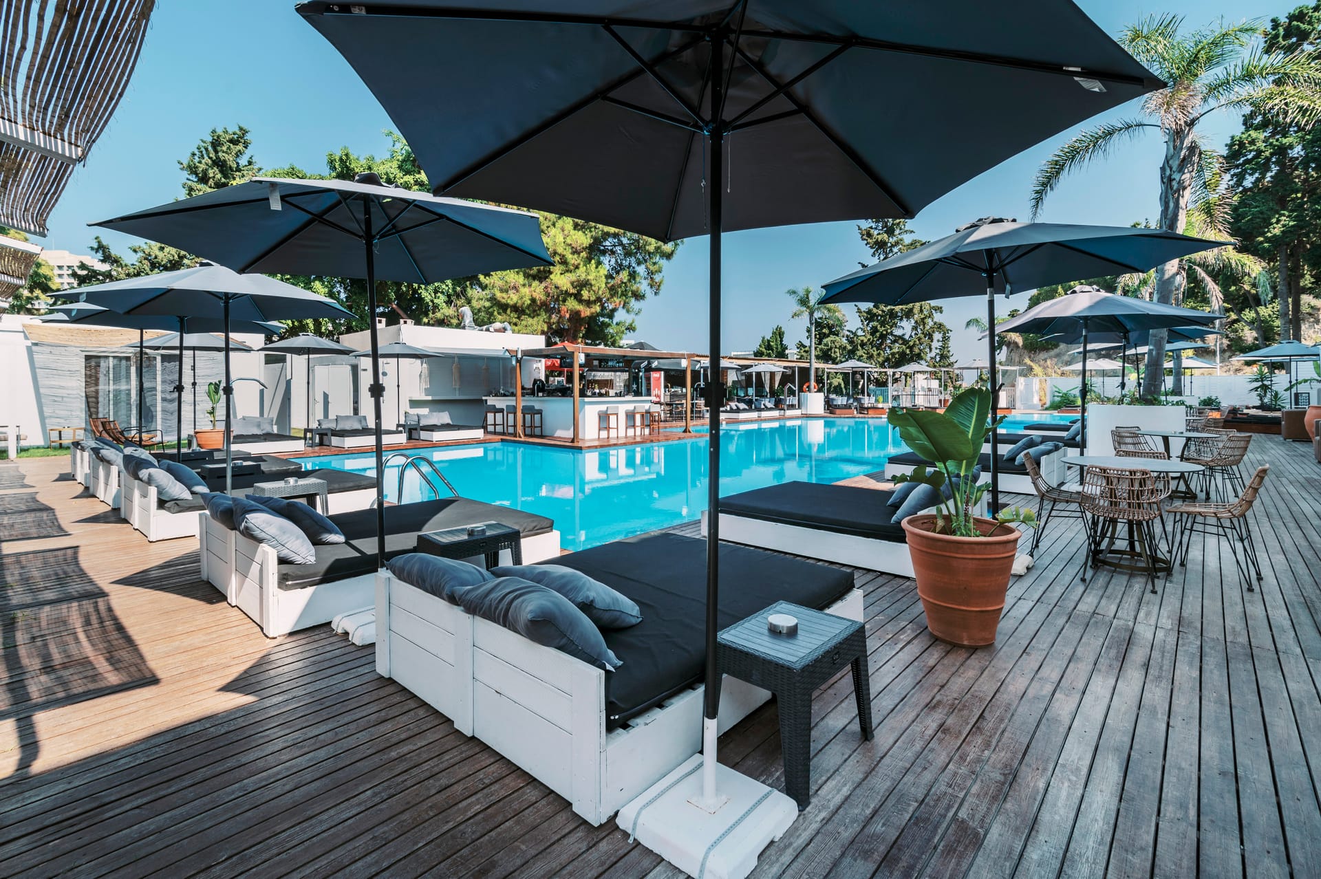 Bamboo Suites Boutique Hotel - 18