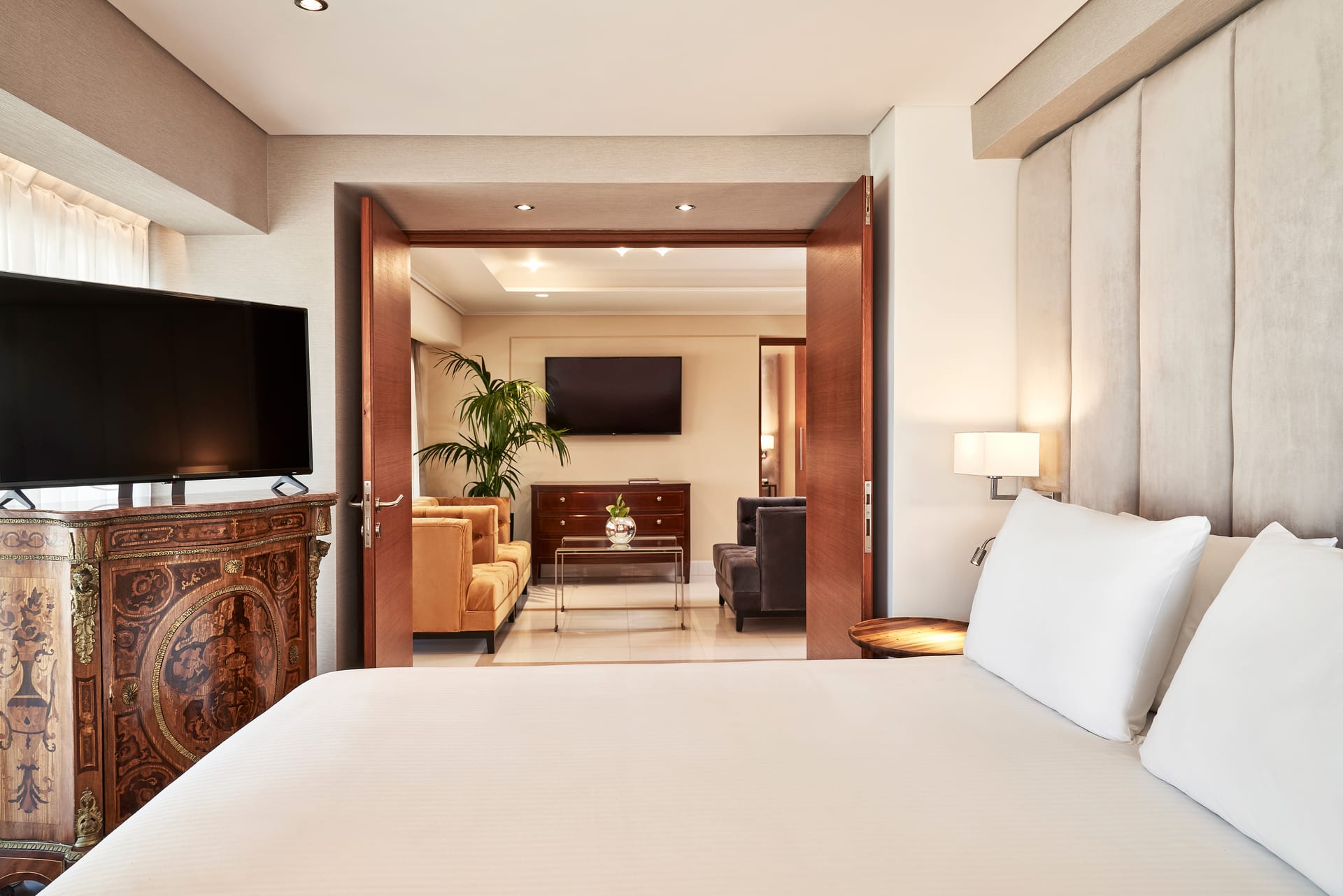 Bellevue On The Beach Suites - 12