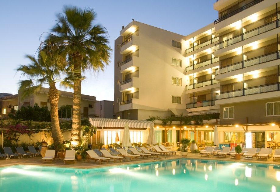 Best Western Plus Plaza Hotel - 1