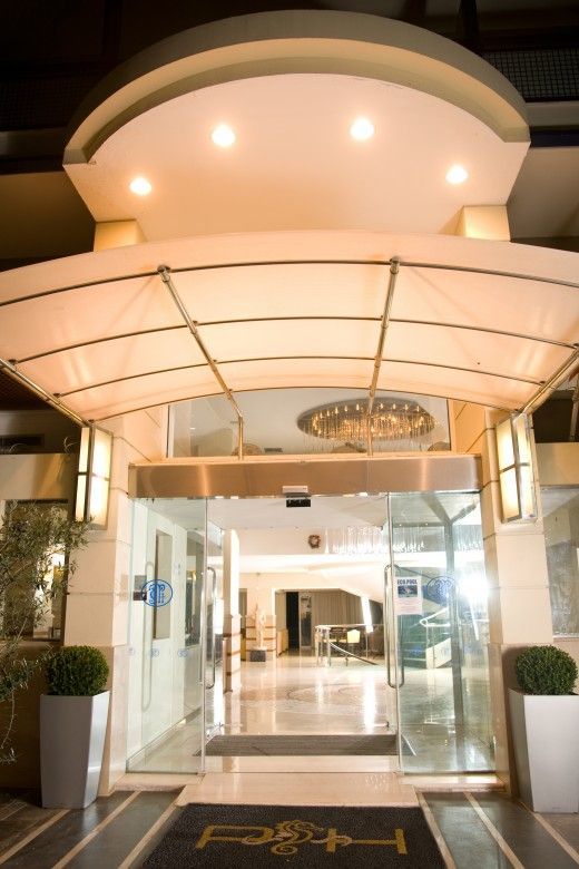 Best Western Plus Plaza Hotel - 9