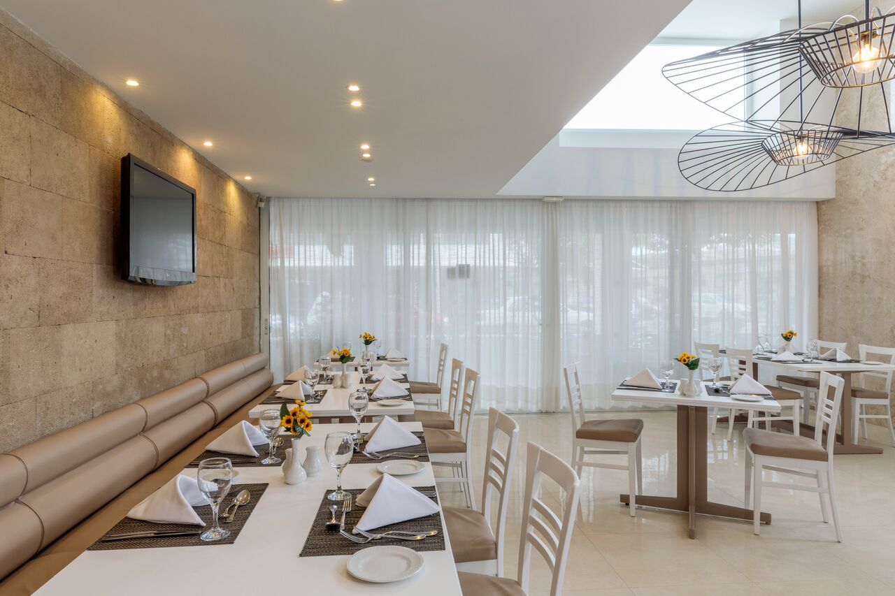Best Western Plus Plaza Hotel - 40