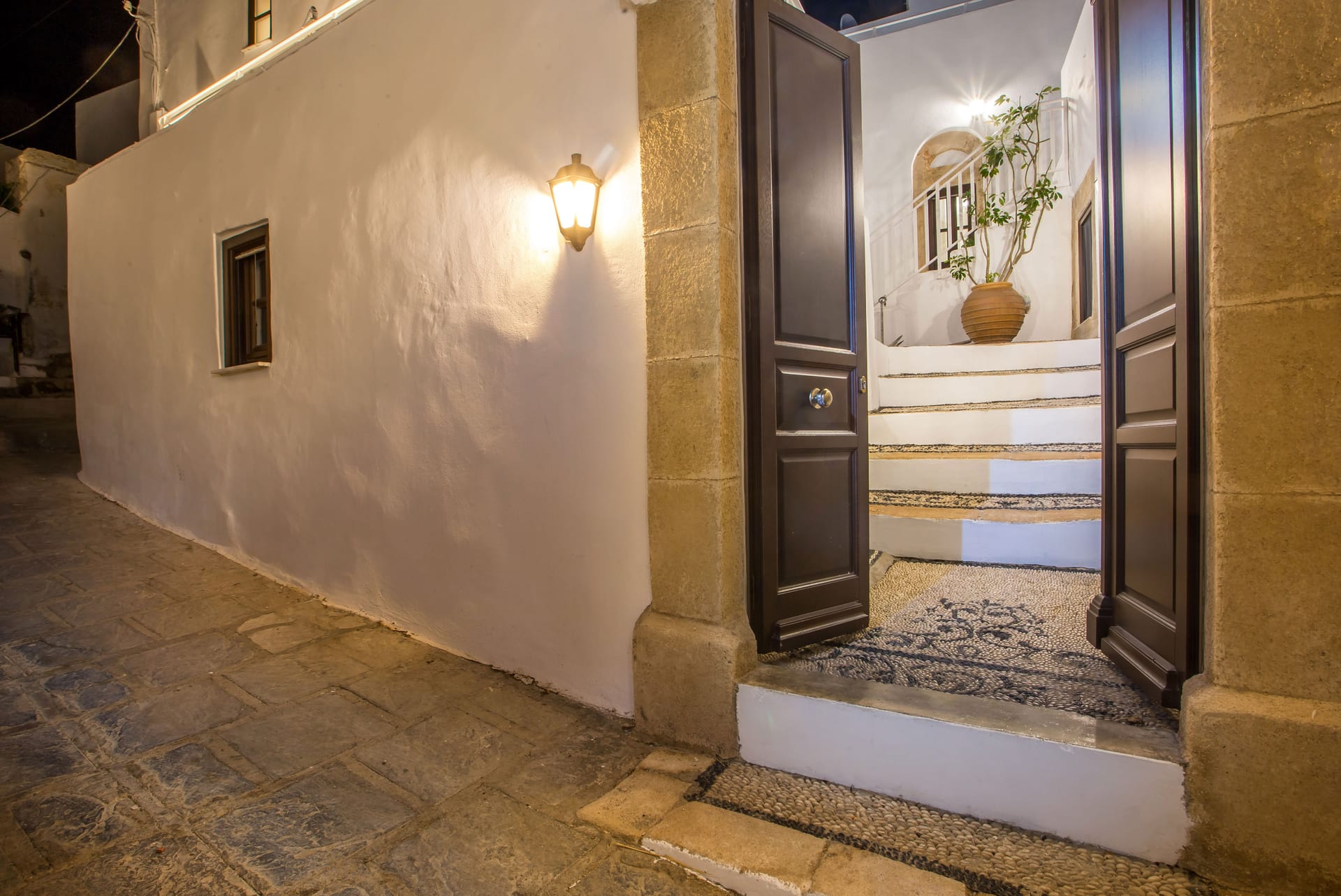 Bliss & Heritage Luxury Suites - 11