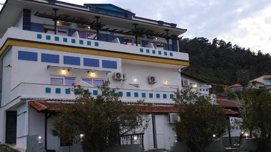 Blue Bay Beach Hotel - 7