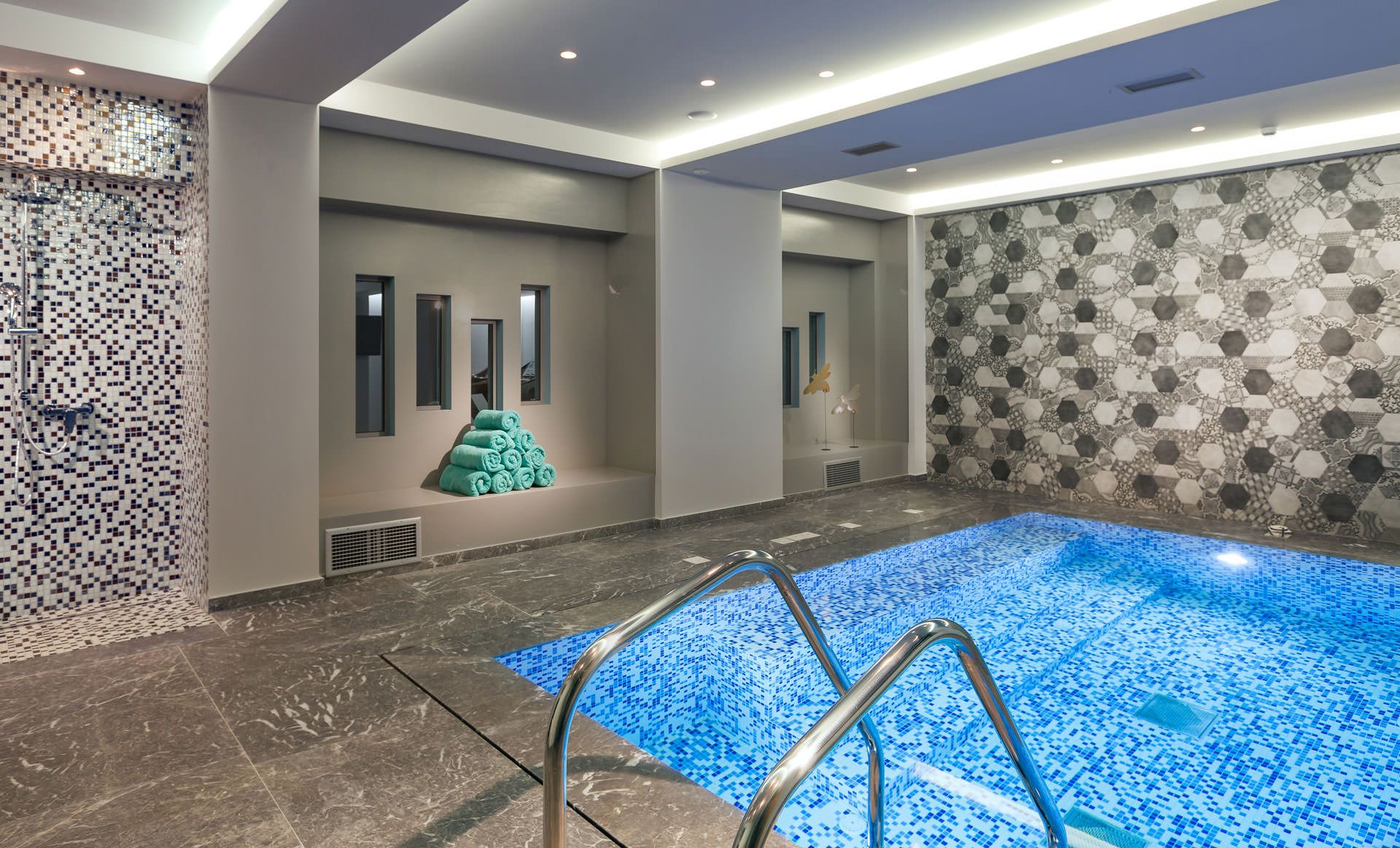 Blue Lagoon City Hotel - 7
