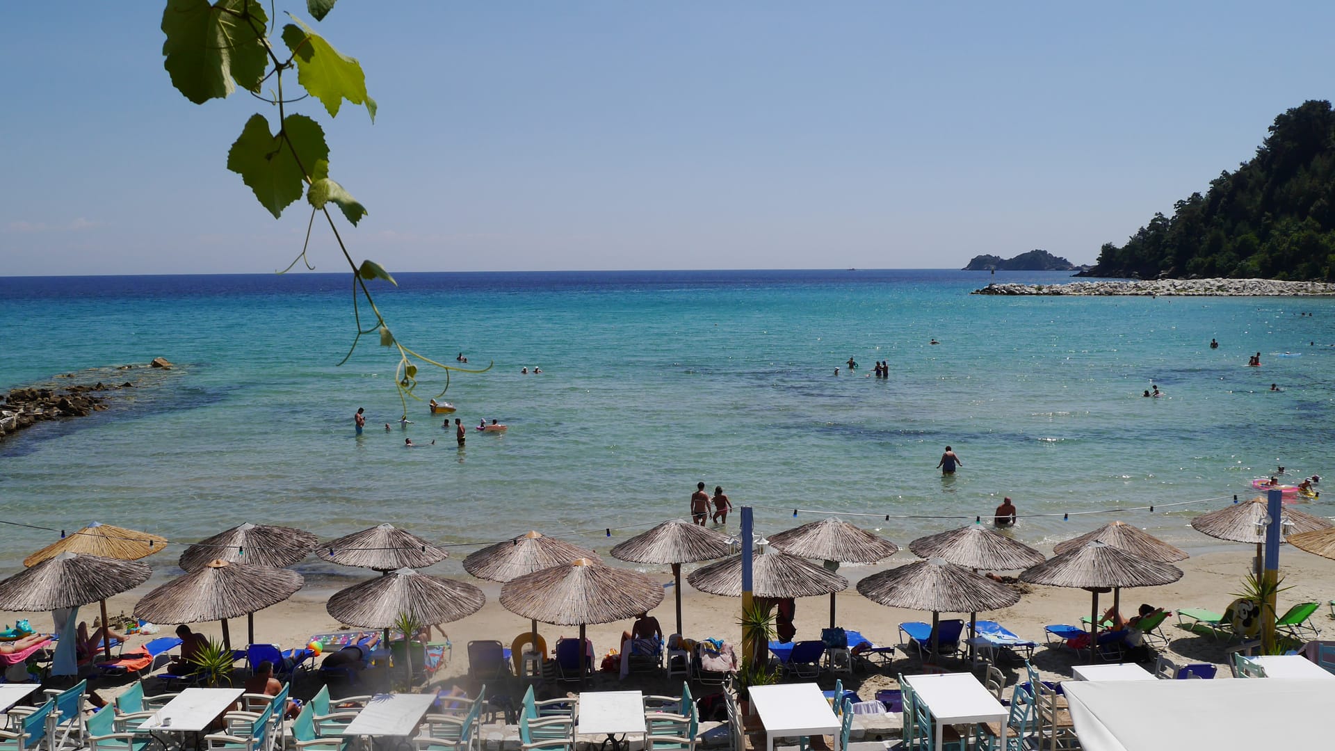 Blue Sea Beach Resort - 4