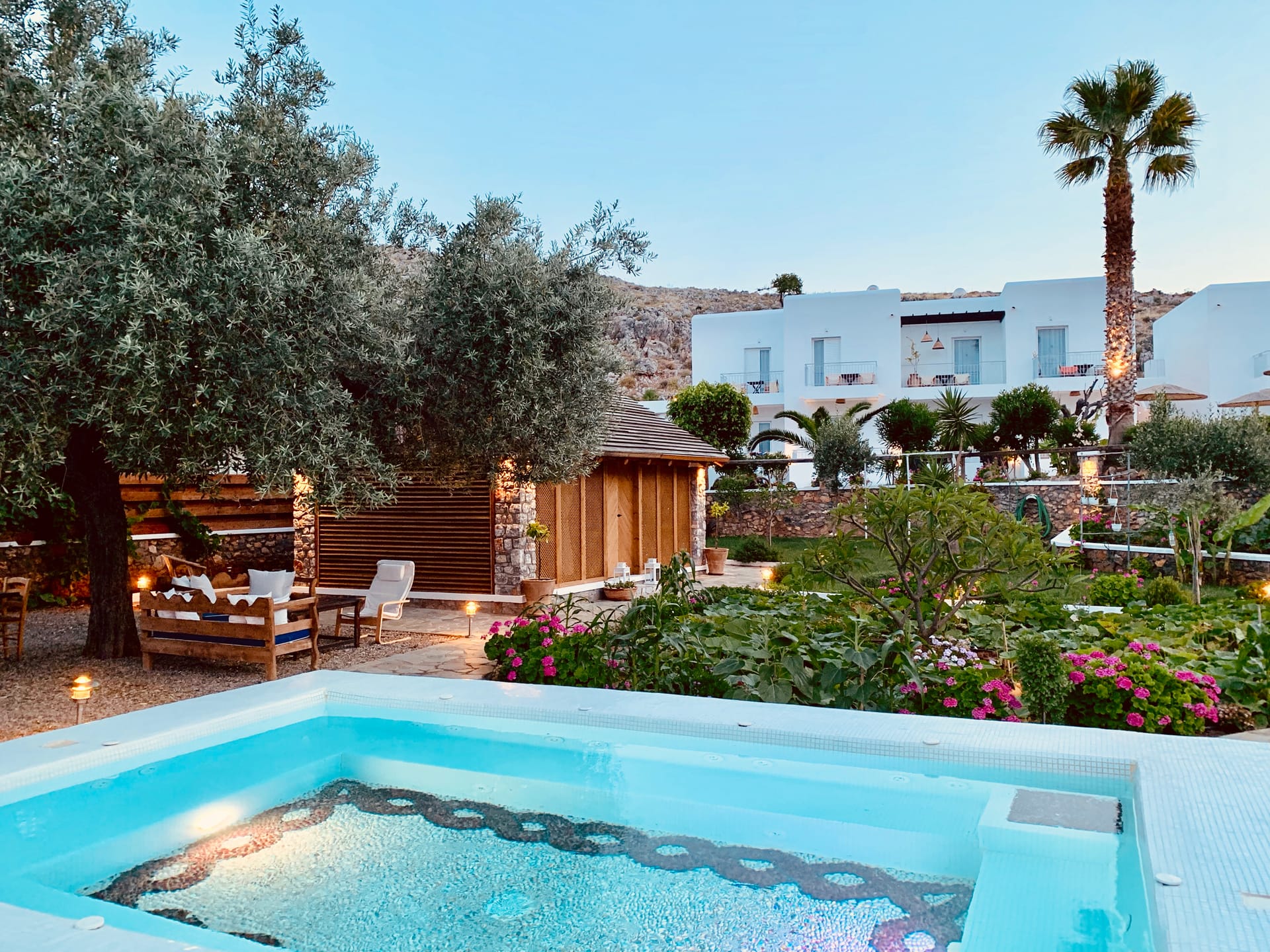 Caesars Gardens Hotel & Spa - 3