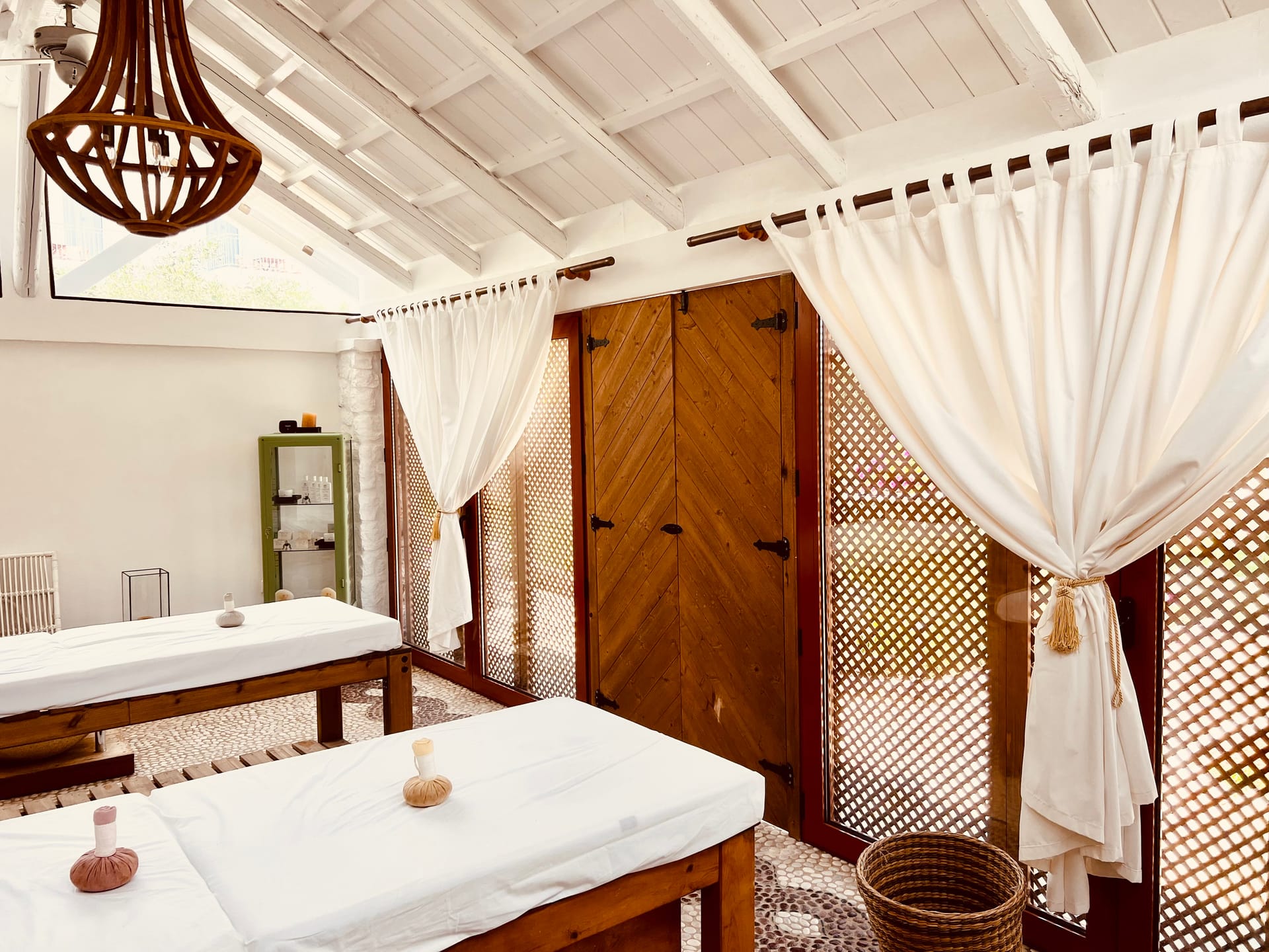 Caesars Gardens Hotel & Spa - 10