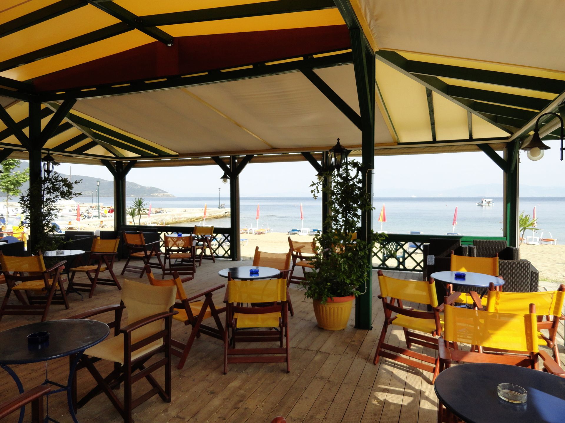 Captain Beach Boutique Apartments - 12