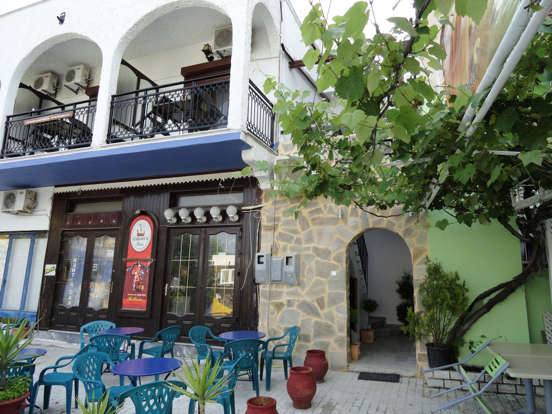 Captain Beach Boutique Apartments - 14