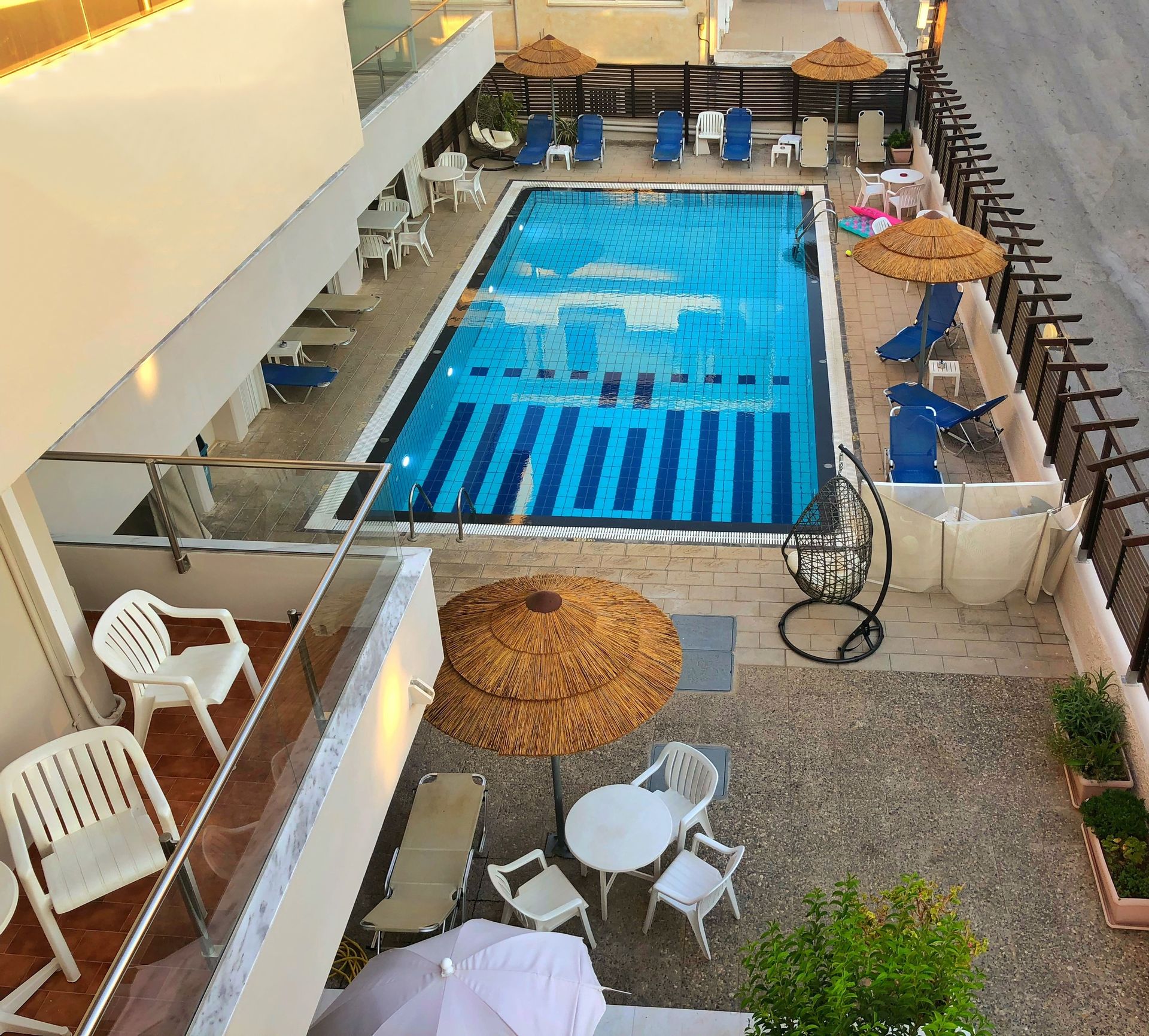 Caravel Apartment Hotel - 8