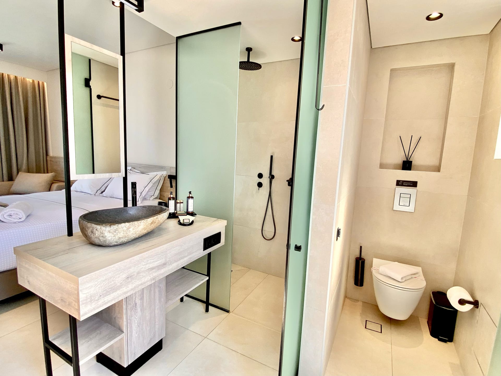 Eleia Seafront Rooms & Villas - 14