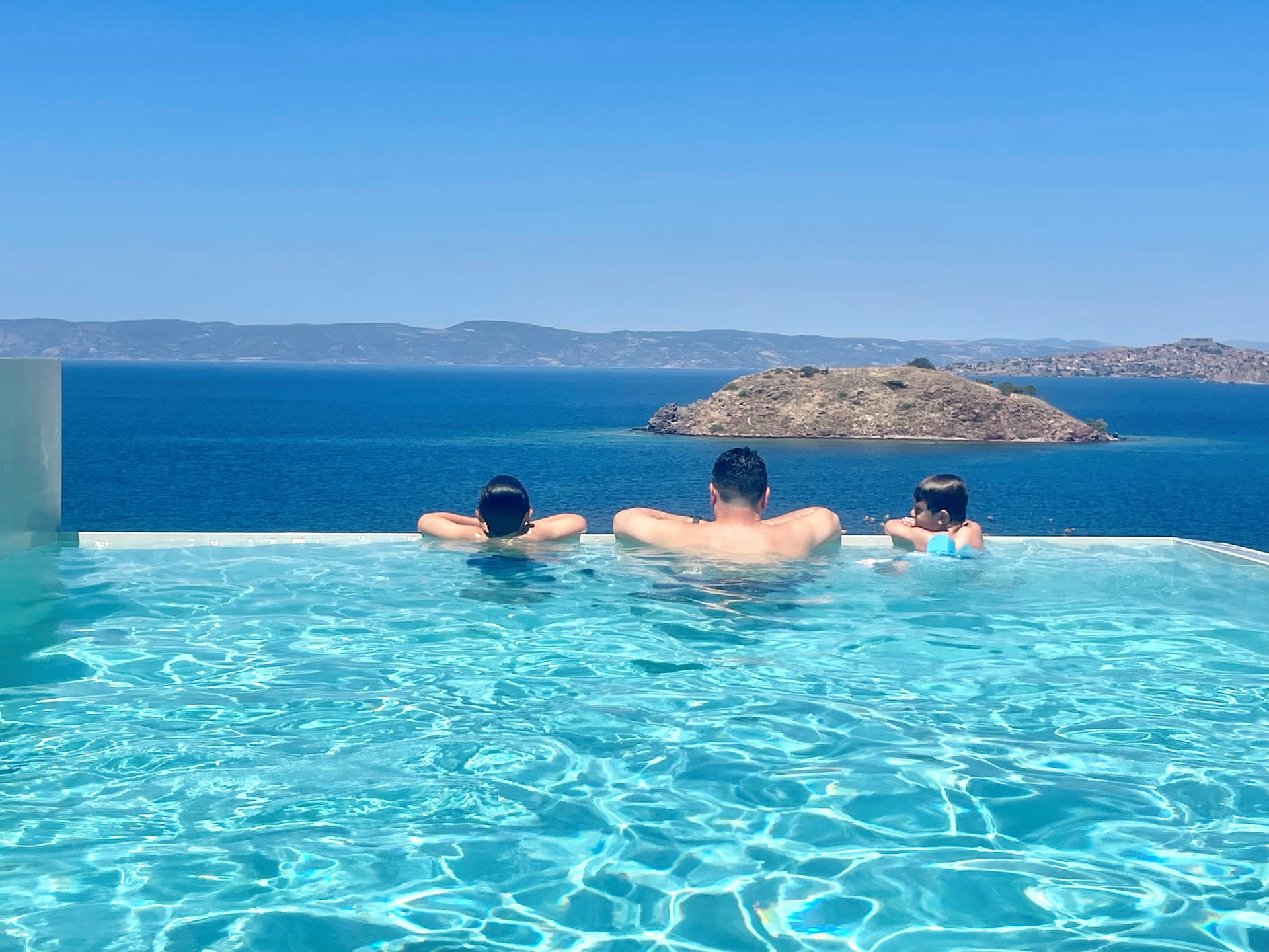Eleia Seafront Rooms & Villas - 16