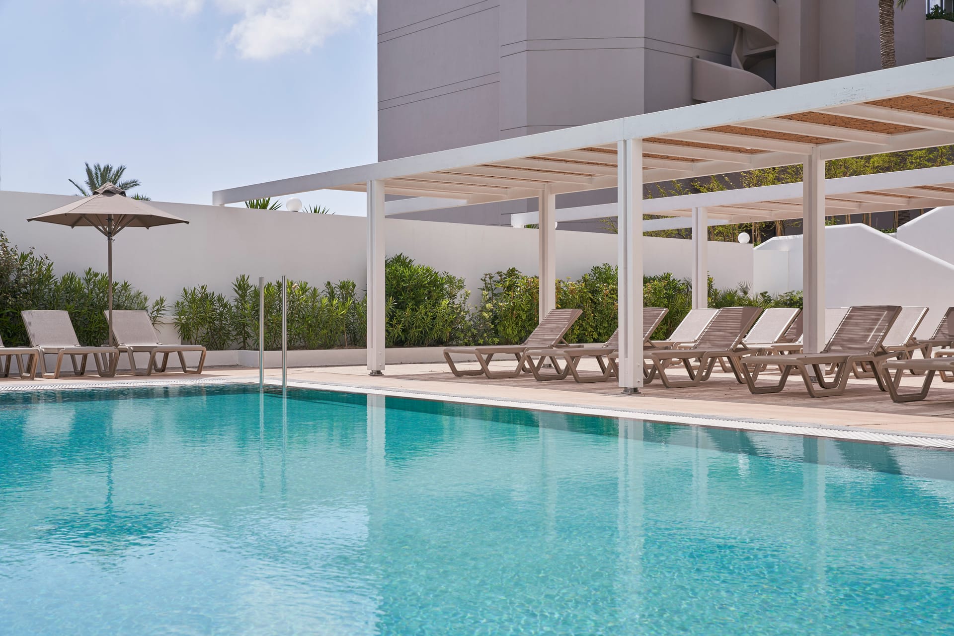 Epsilon Hotel Apartments - 4
