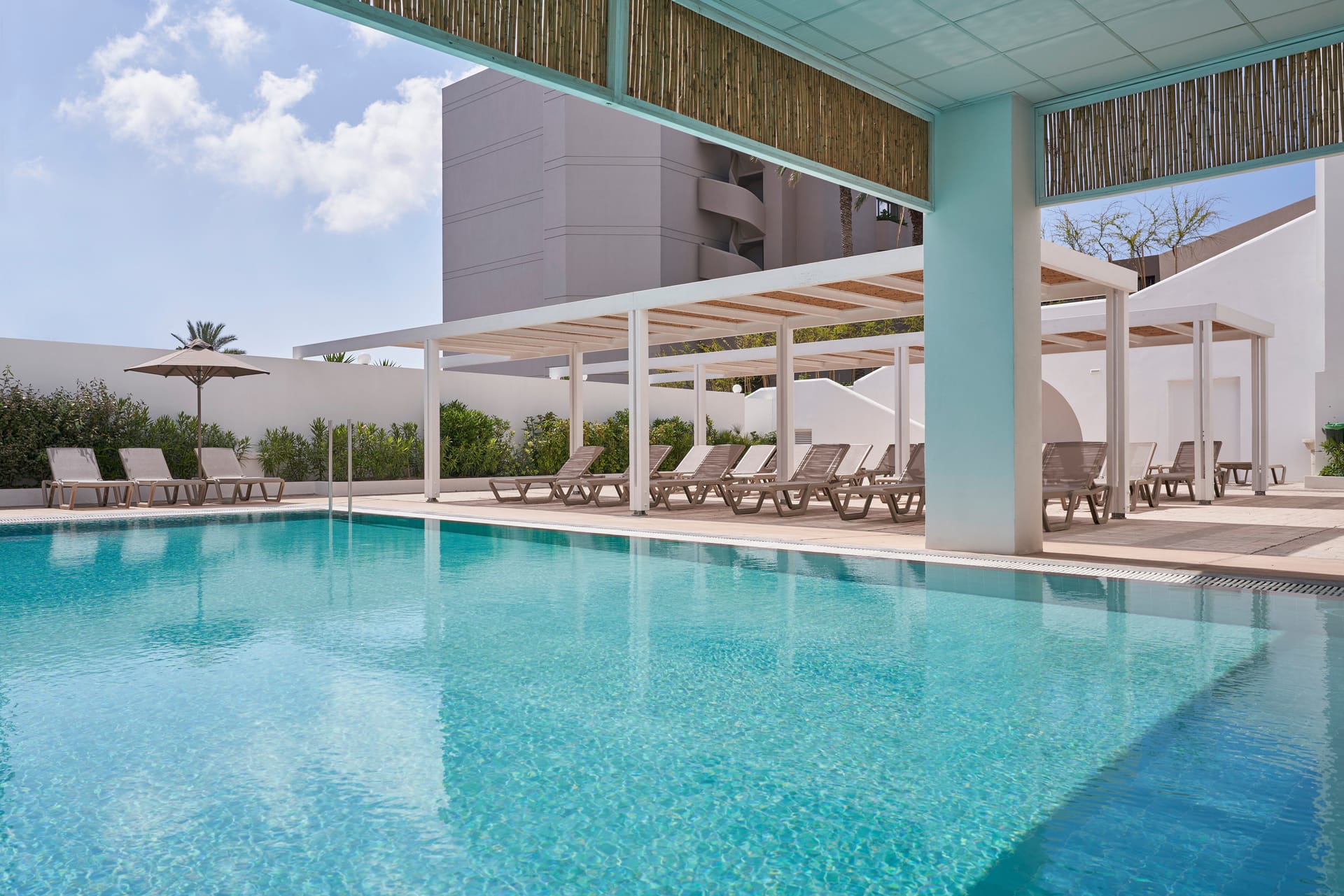 Epsilon Hotel Apartments - 13