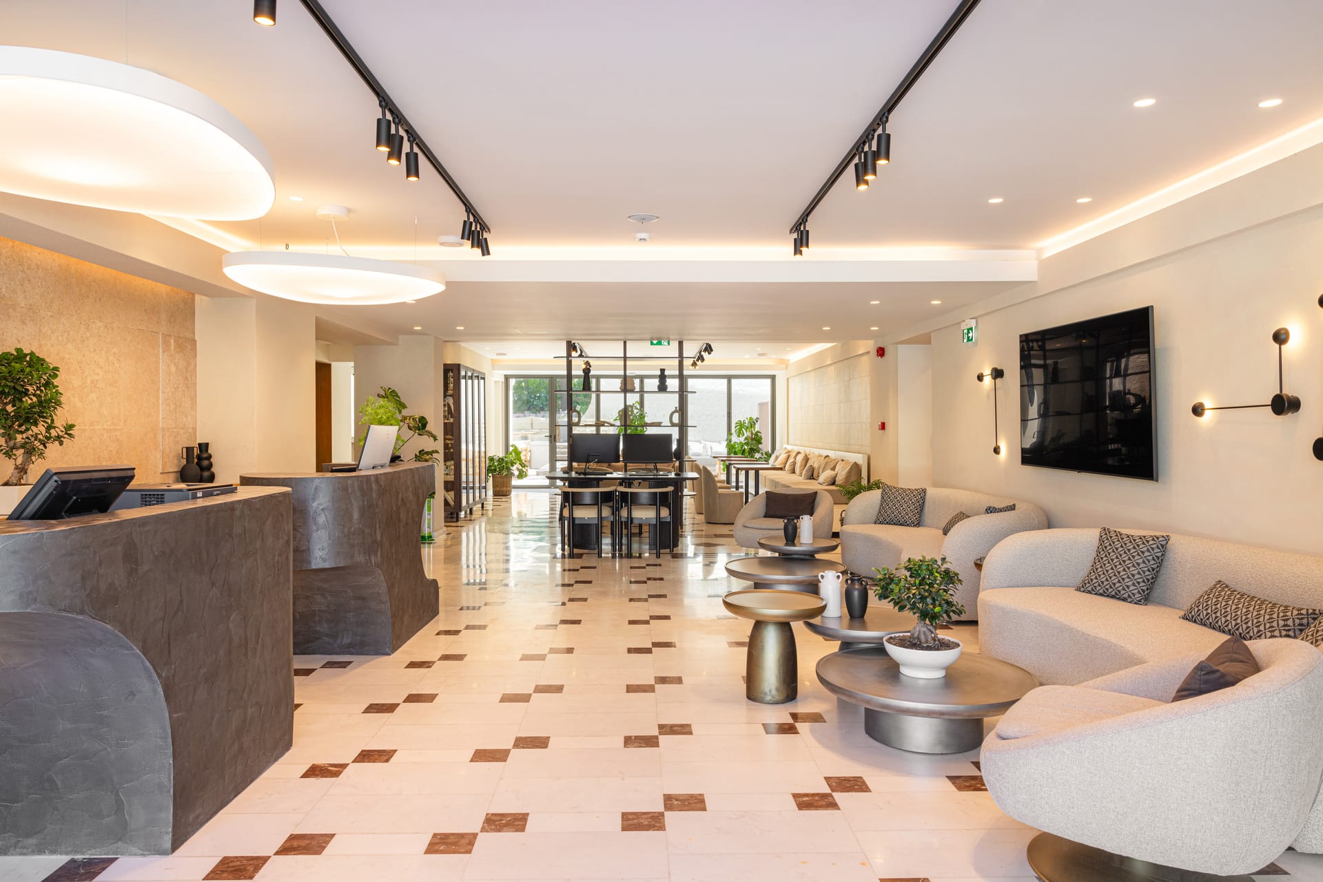 Erato Seaside Hotel - 6