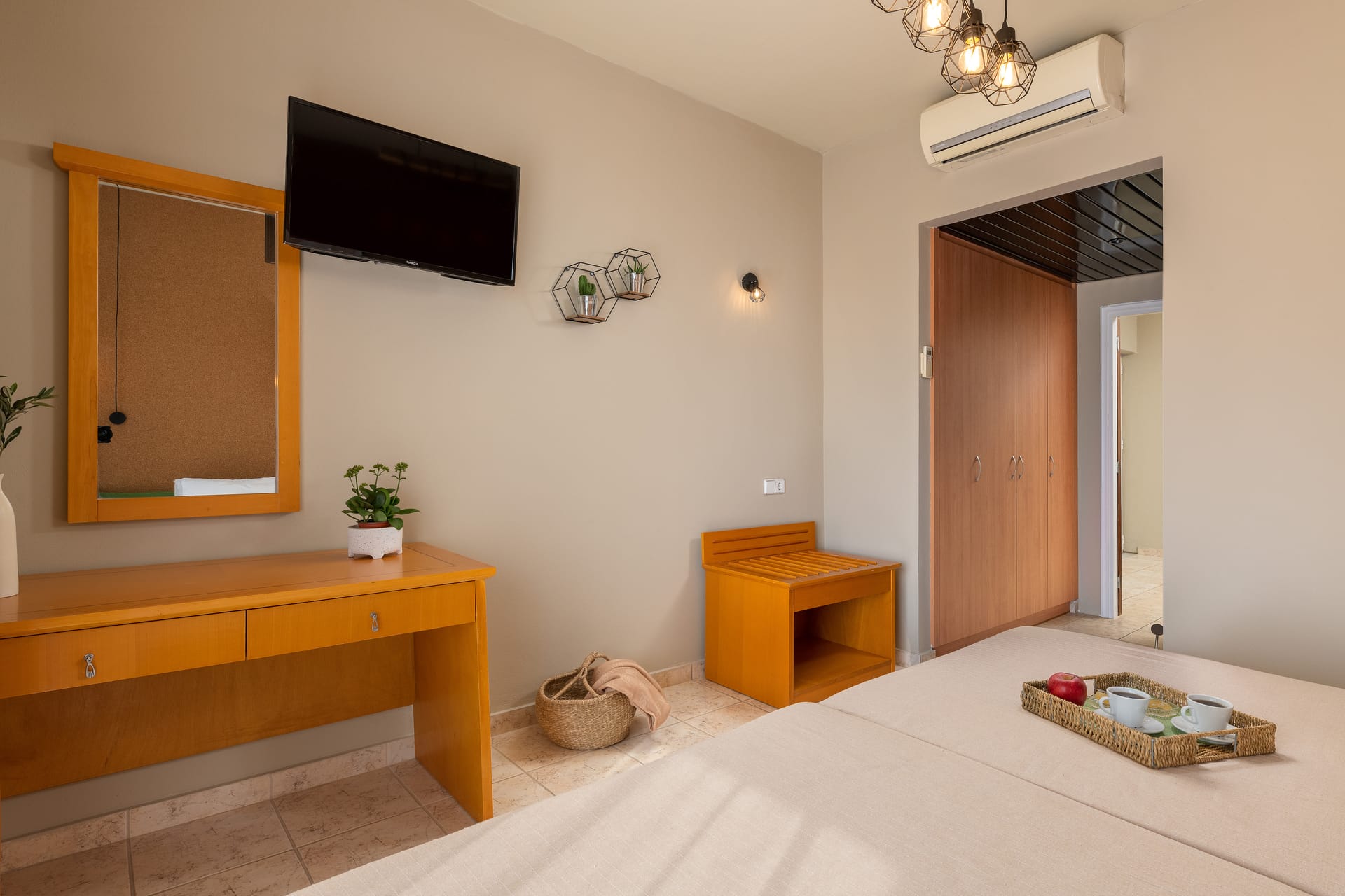 GOJI Vegan Hotel - 11