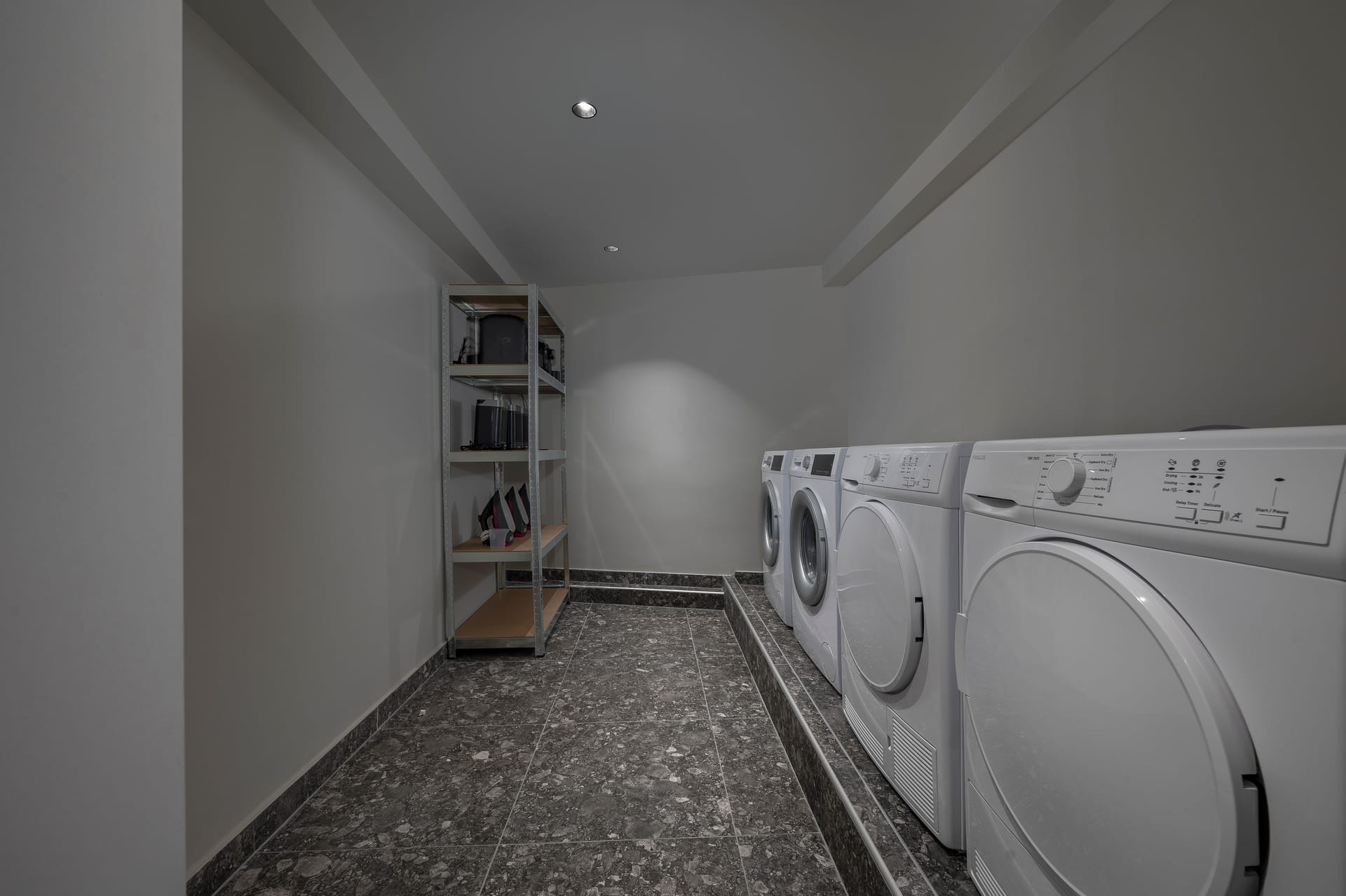 Hebrard Industrial Suites - 9