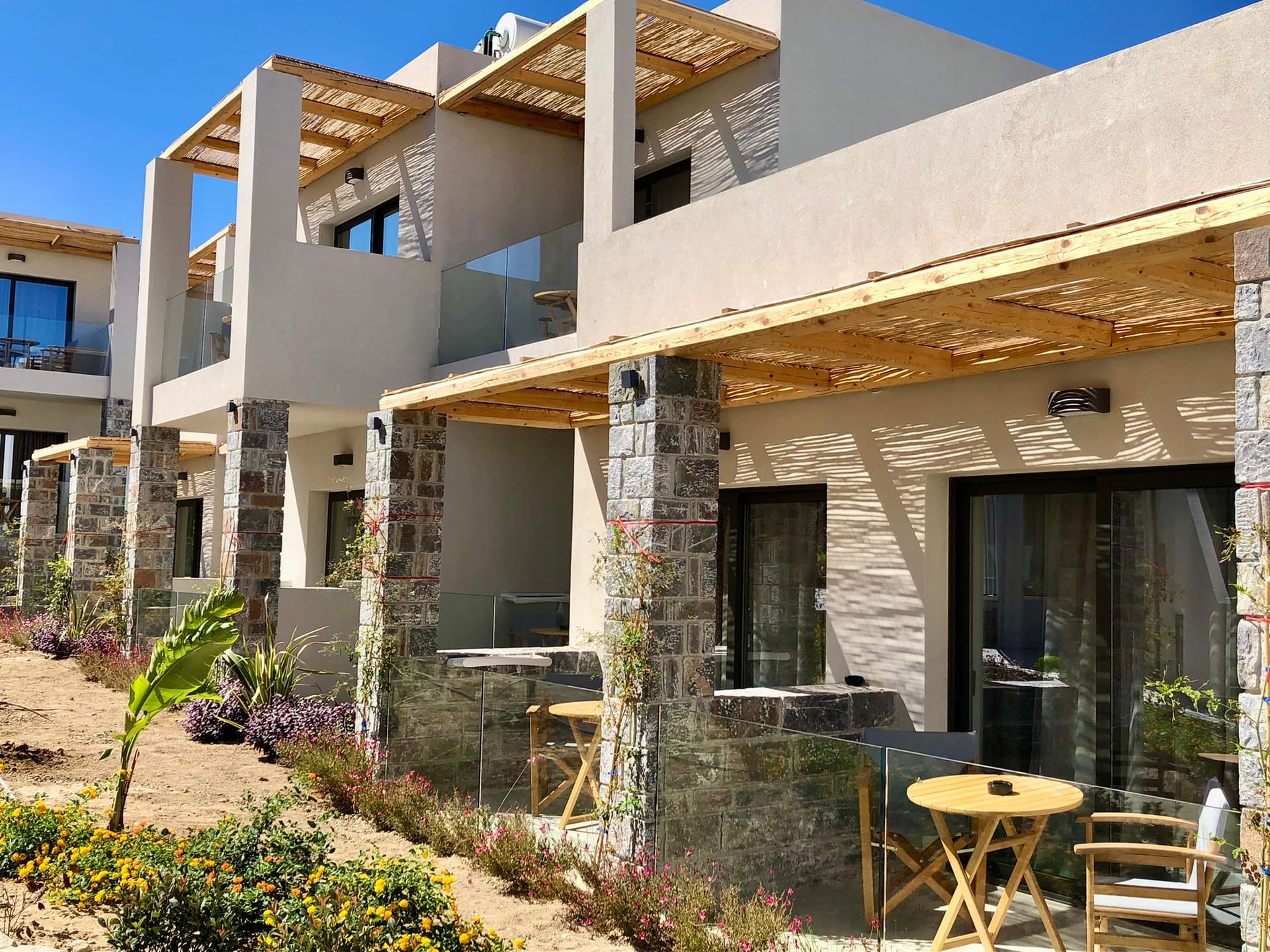 Helios Beach Hotel & Bungalows - 8
