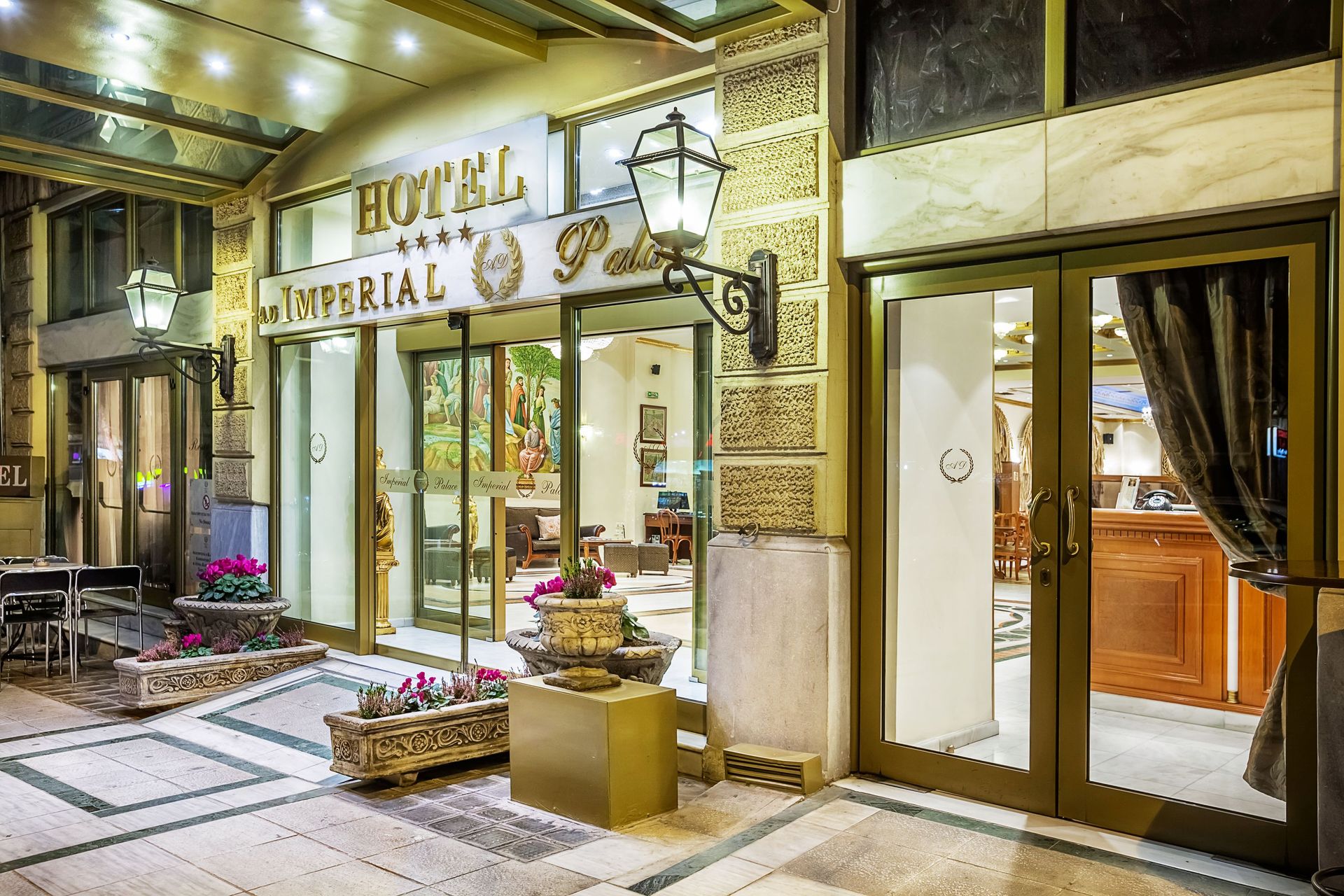 Imperial Palace | Classical Hotel - 10