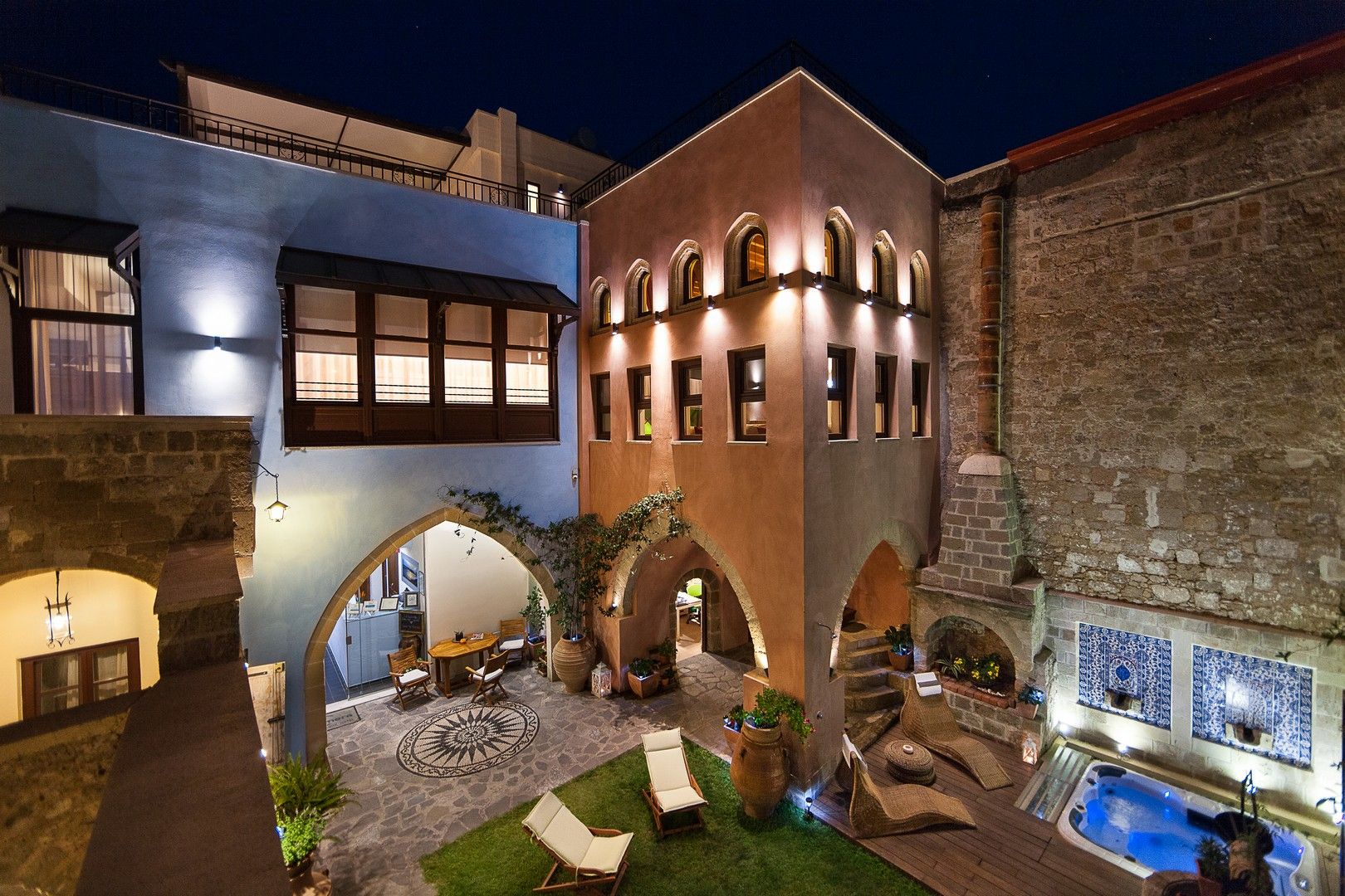 In Camera Art Boutique Hotel - 4
