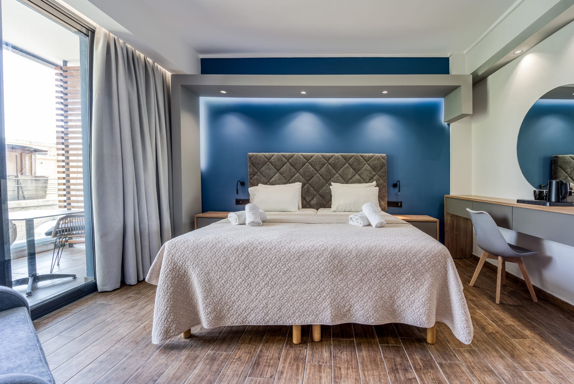 Island City Boutique Hotel - 3