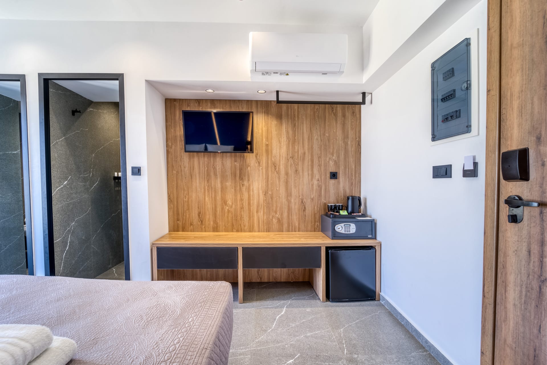 Island Sea Side Hotel | Adults Only - 13