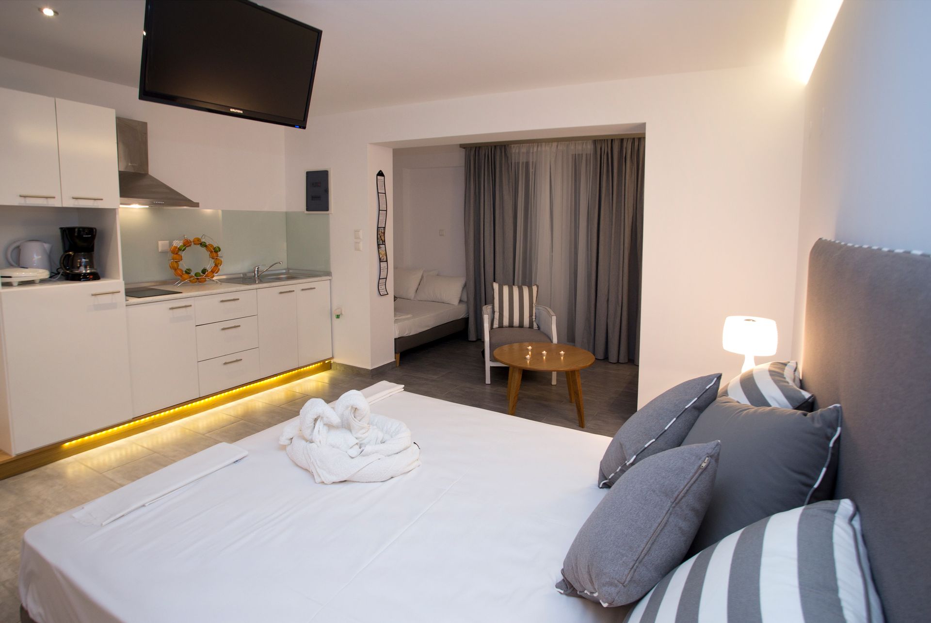 Kapahi Sea View Apartments & Suites - 17