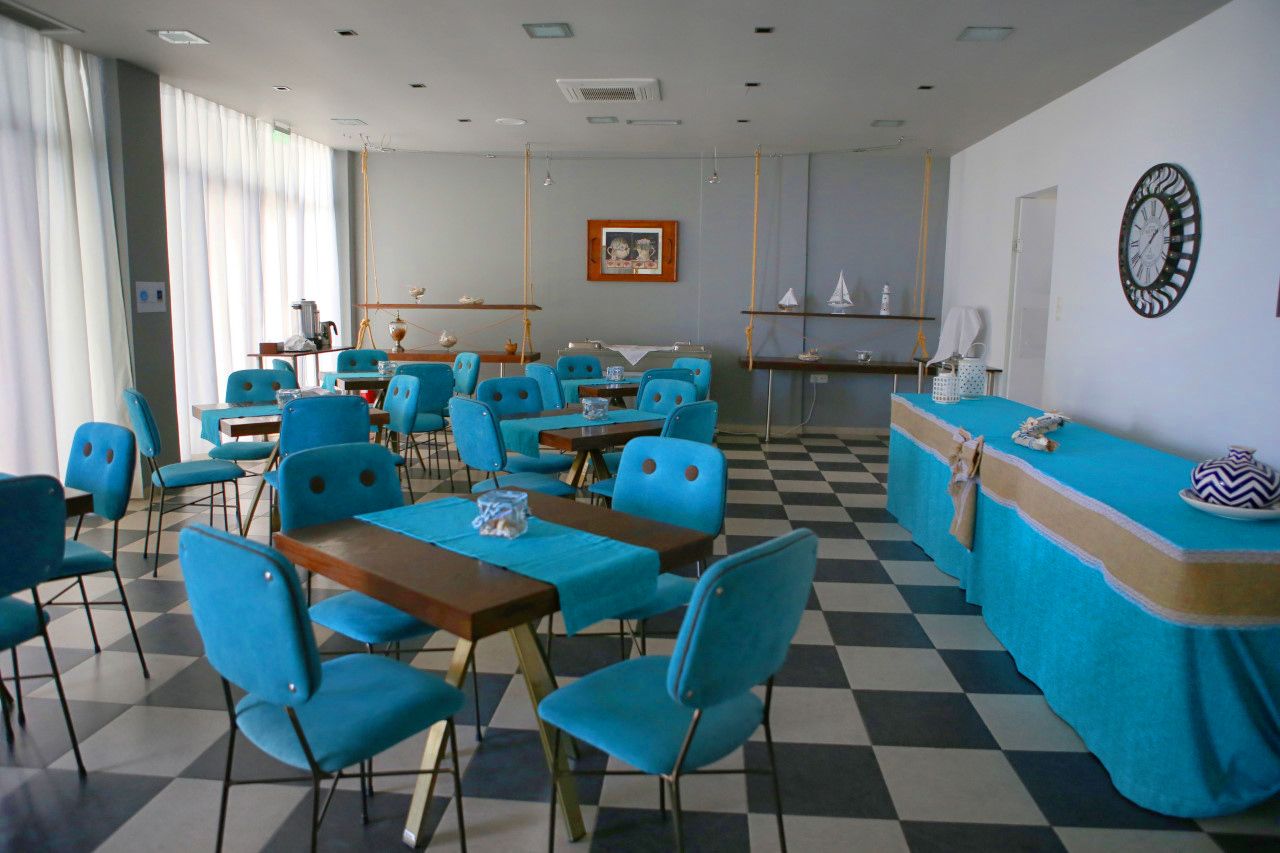 Karras’ Star Hotel - 20