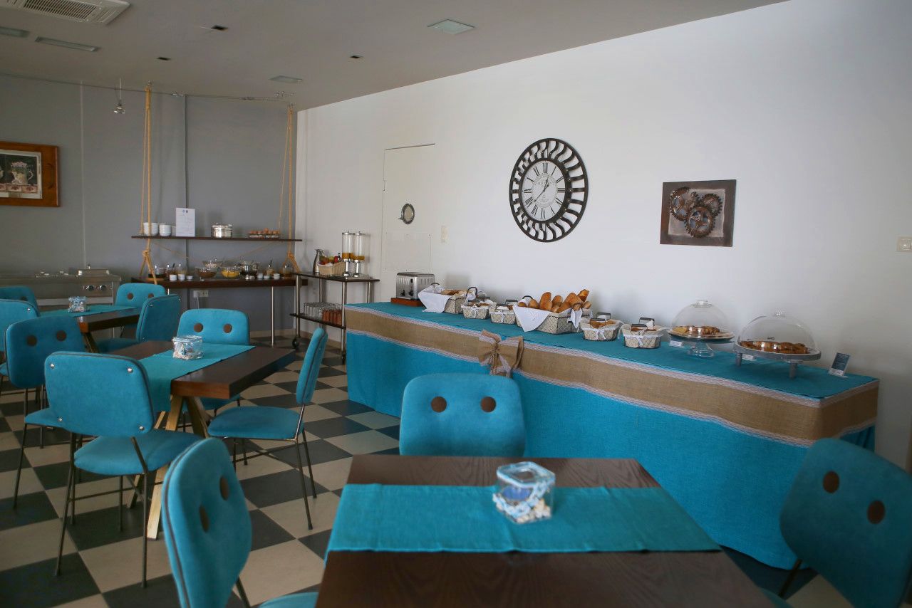 Karras’ Star Hotel - 26