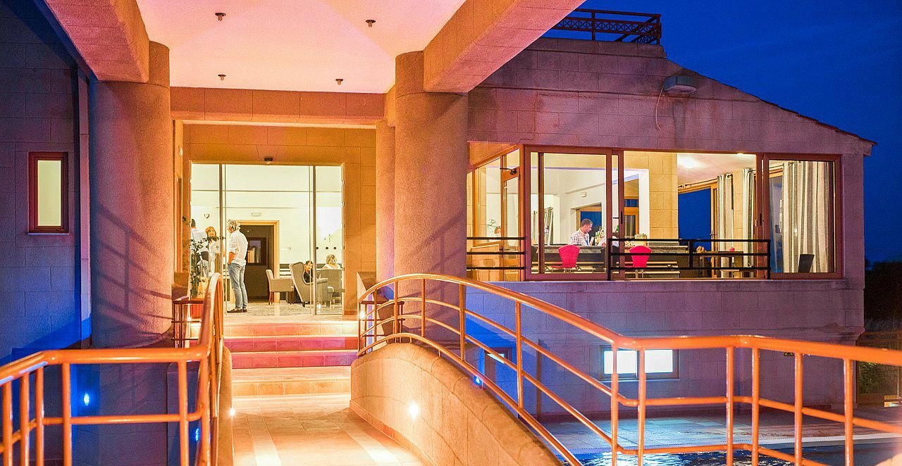 Ledras Beach Hotel & Villas - 12