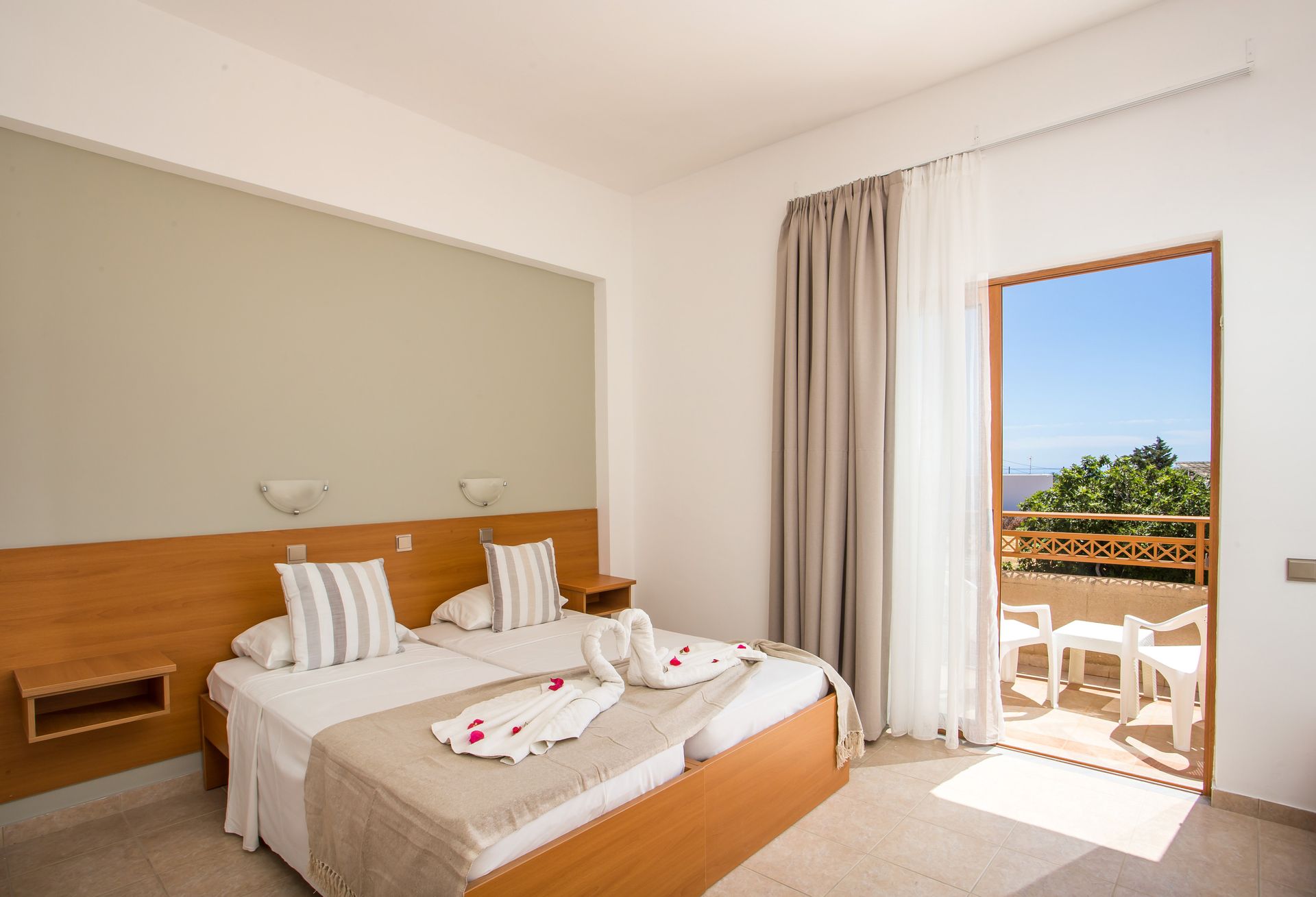 Ledras Beach Hotel & Villas - 14