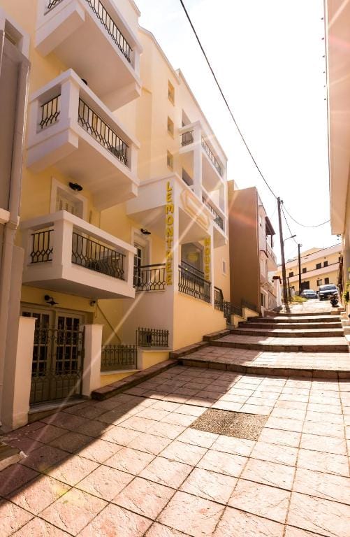 Lemon Tree House - 1