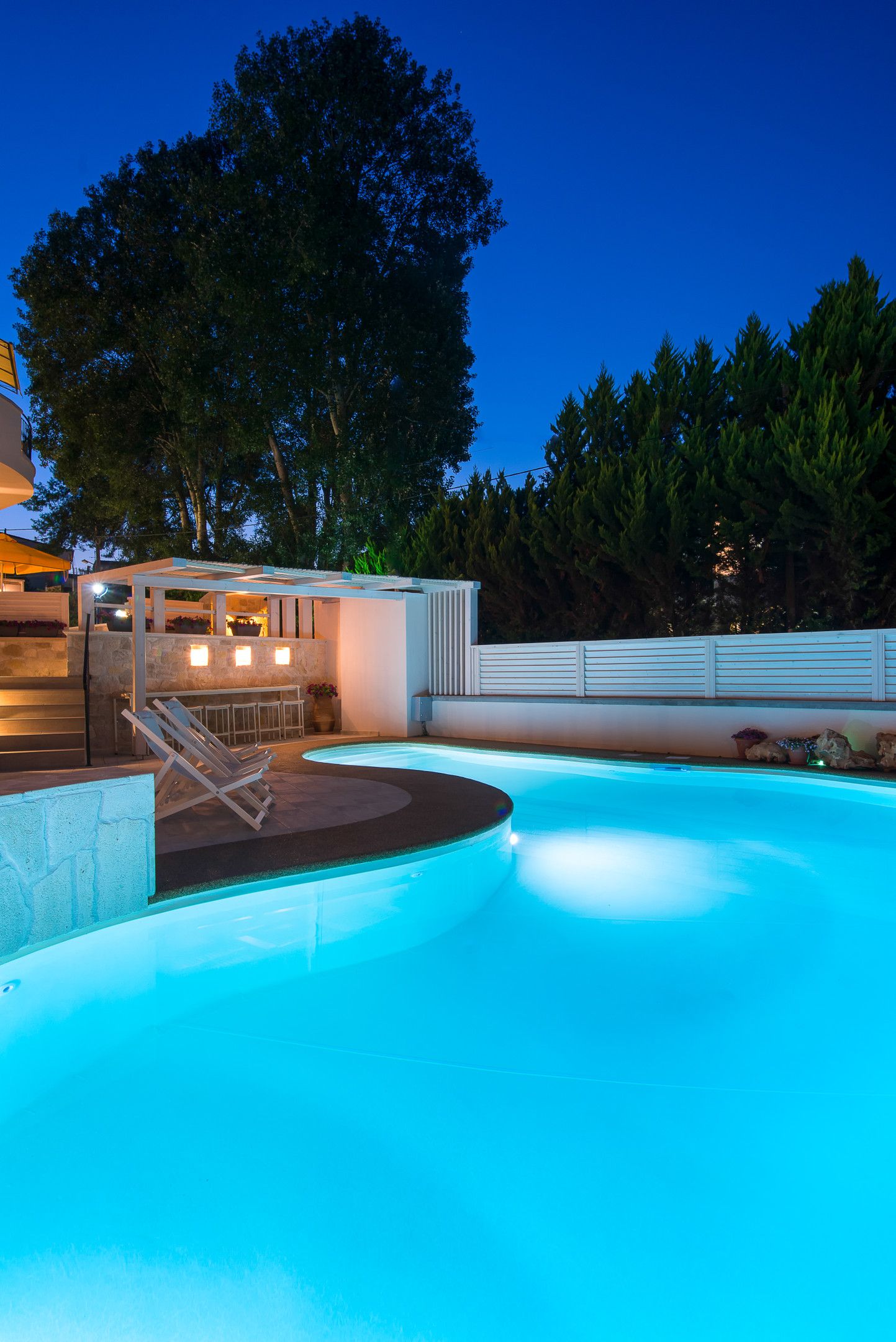 Neikos Luxury Suites - 21