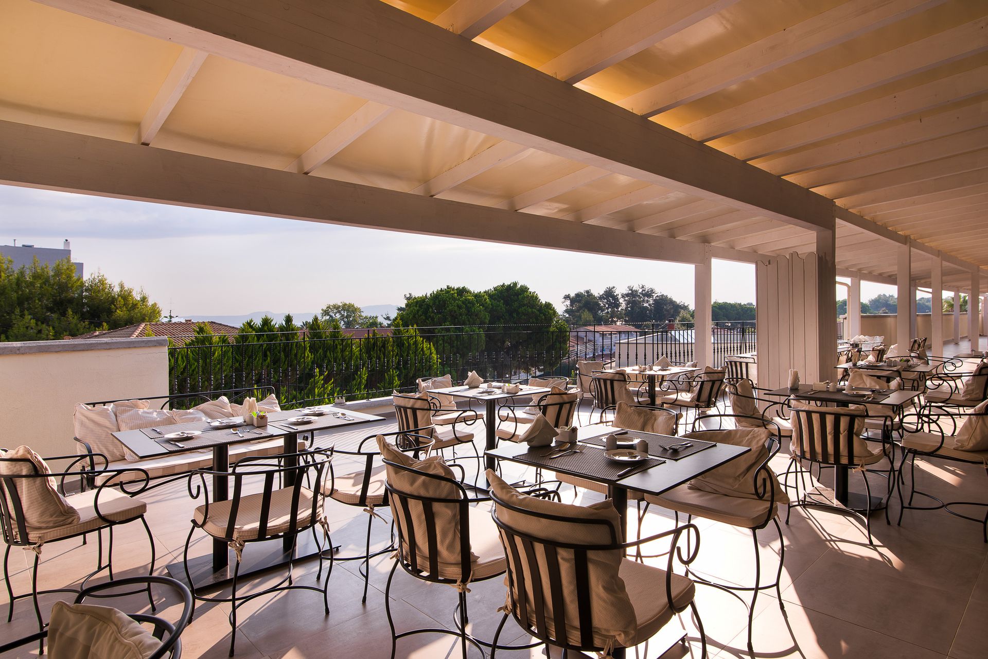 Neikos Luxury Suites - 37