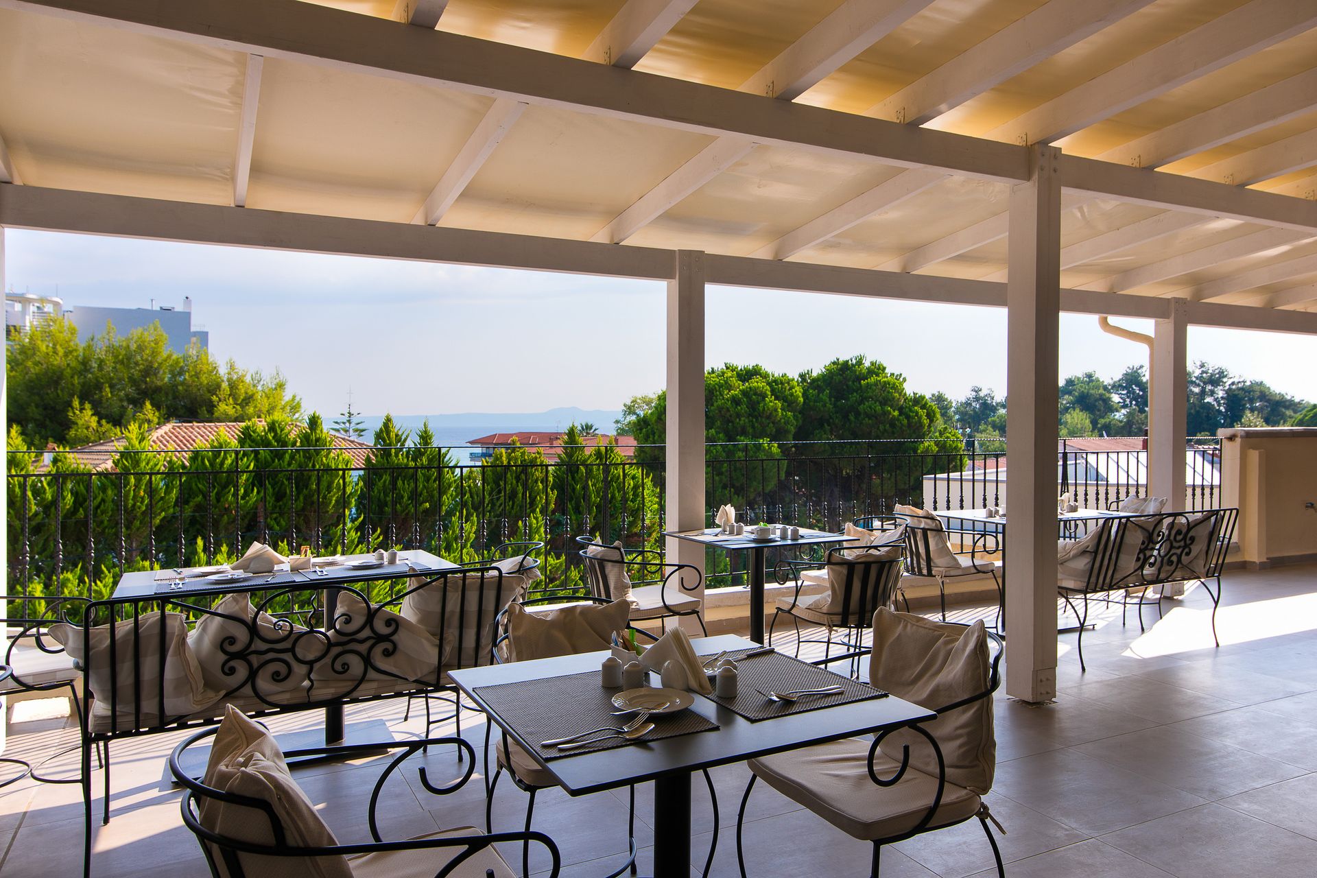 Neikos Luxury Suites - 41