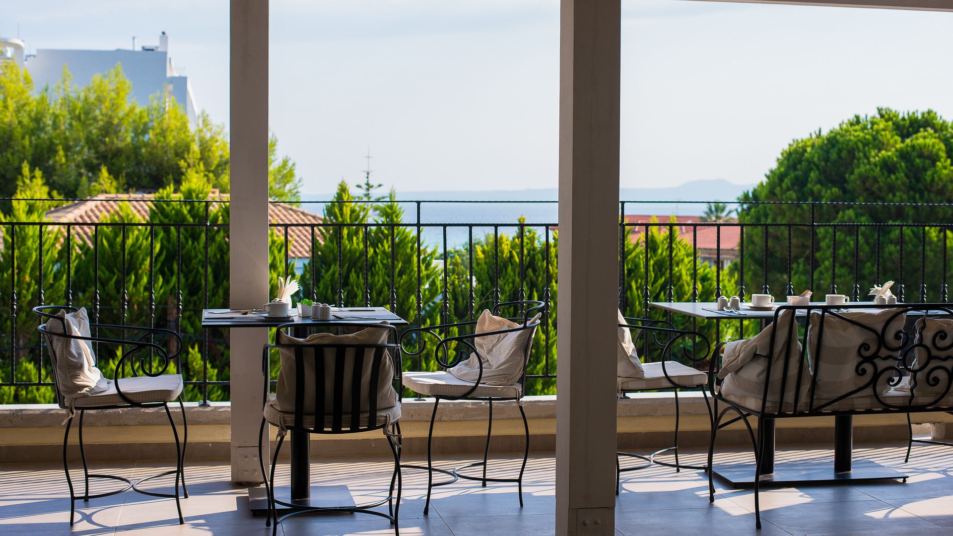 Neikos Luxury Suites - 42