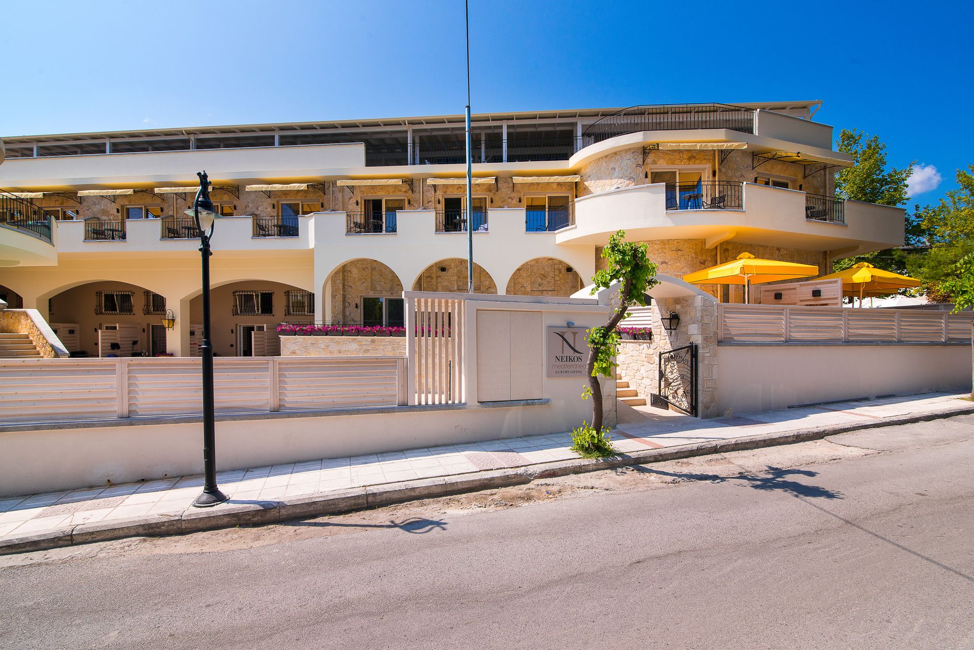 Neikos Luxury Suites - 44