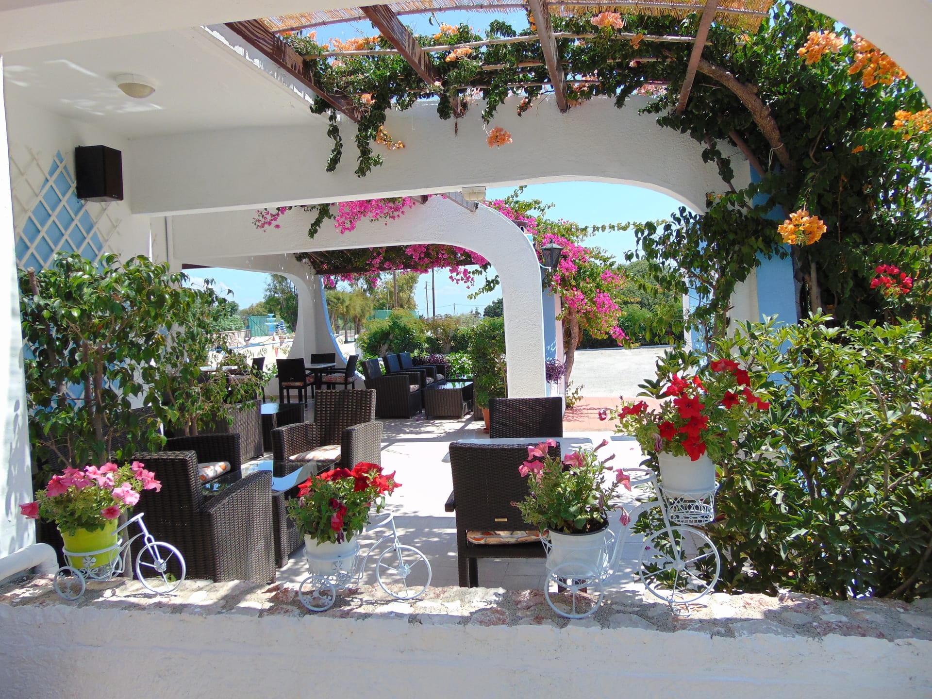 Nirvana Beach Hotel - 10
