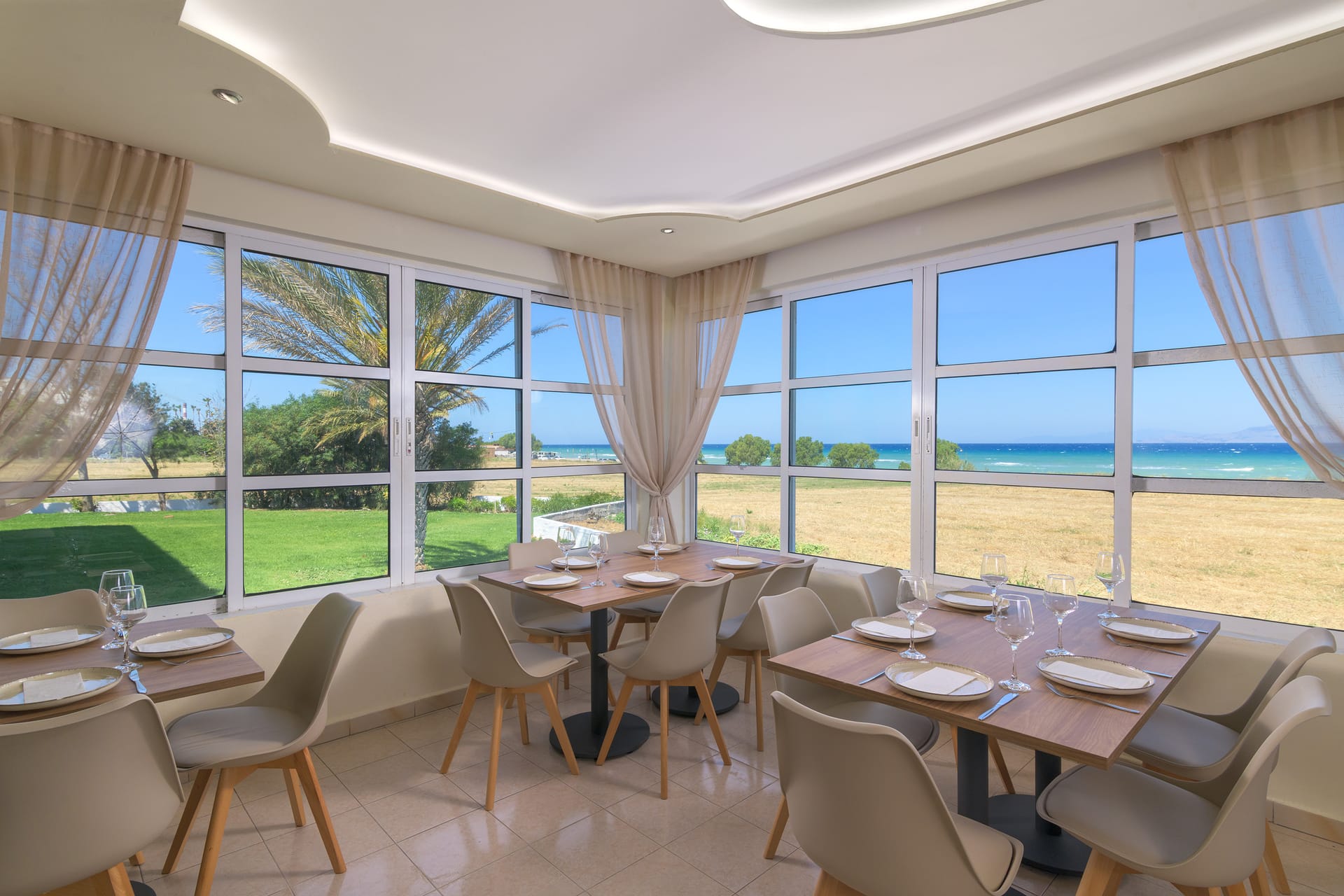 Nirvana Beach Hotel - 18