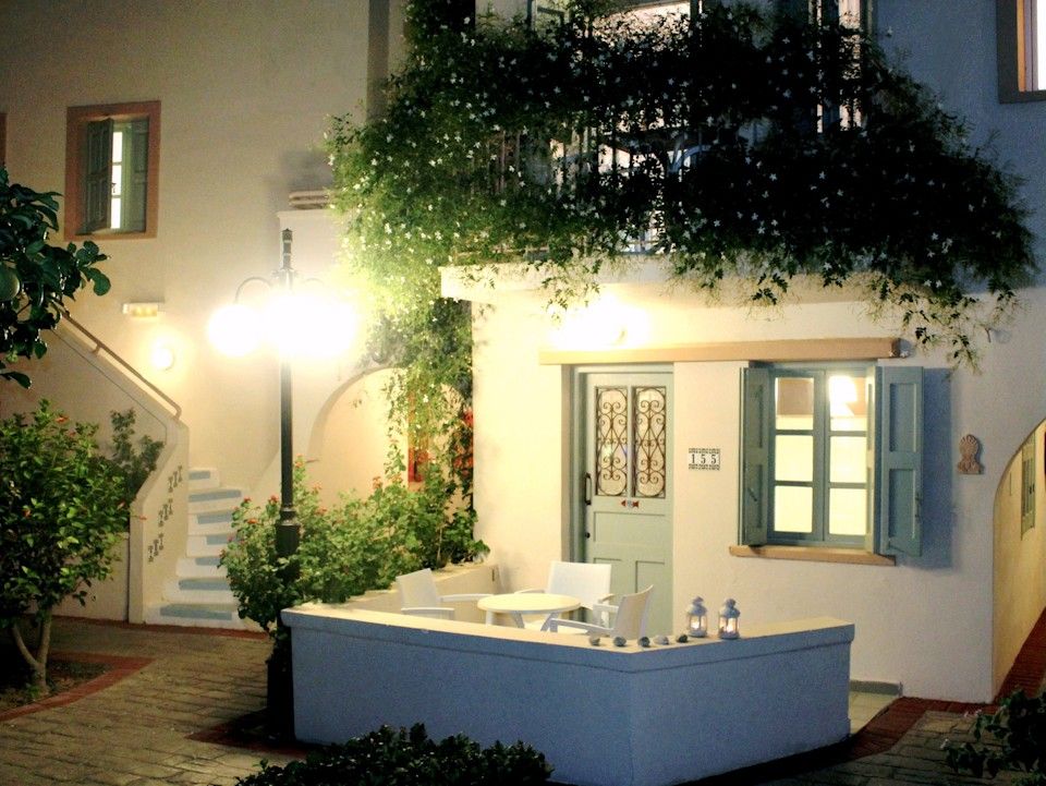 Nissia Kamares Hotel Apartments - 14
