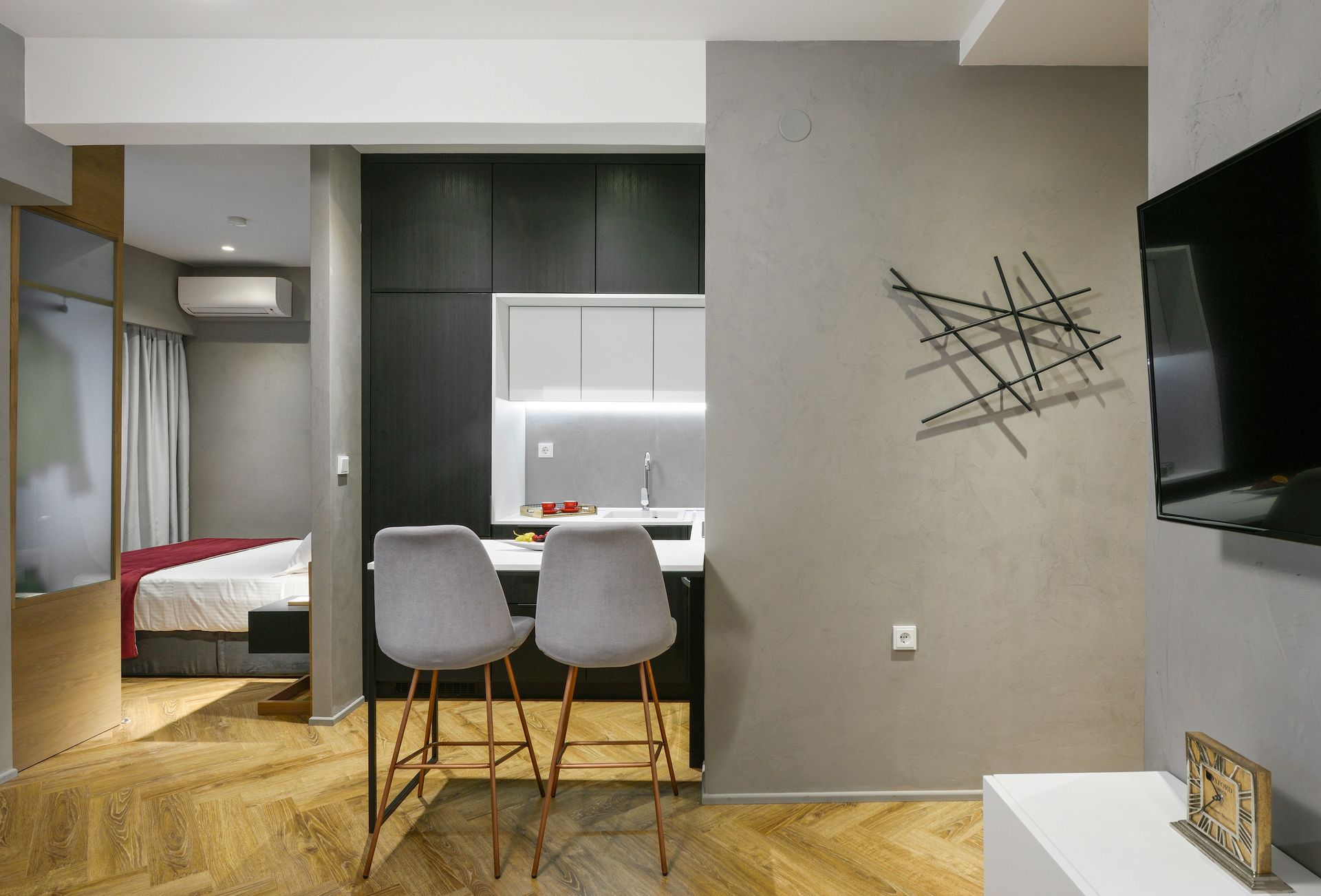 Olvios Luxury Suites & Lofts - 17