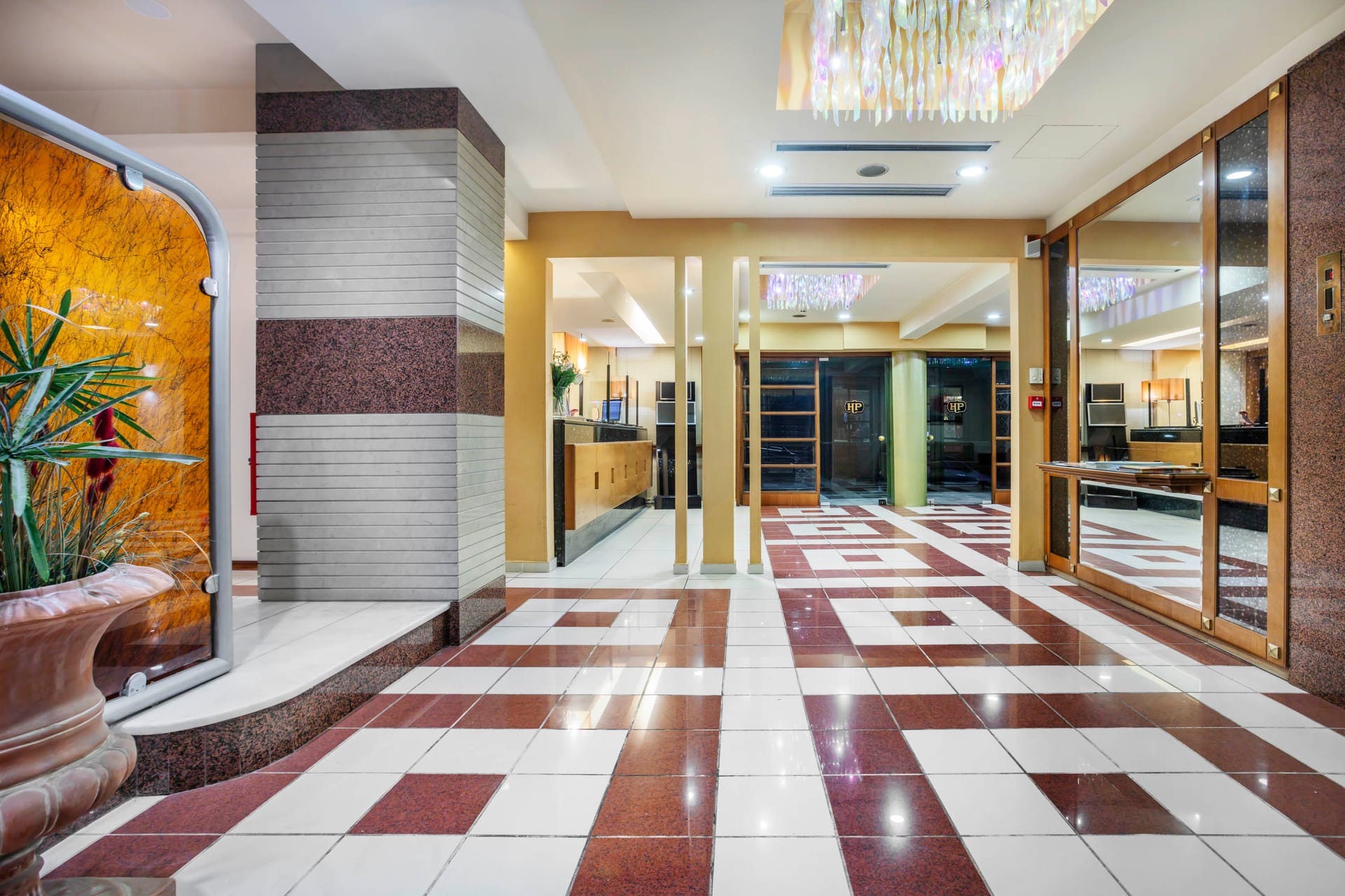 Pefka Hotel Thessaloniki - 11