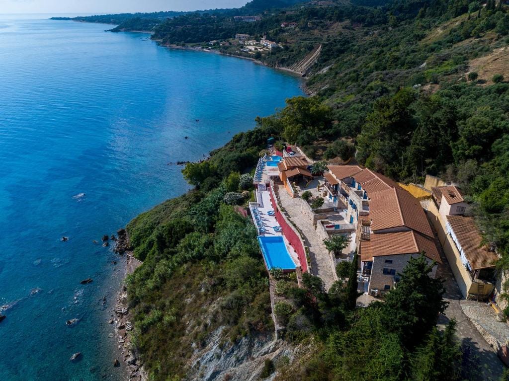 Pelagos Beach Hotel - 9