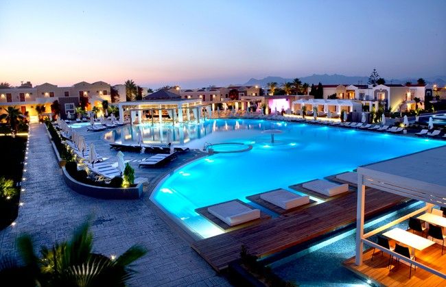 Pelagos Suites Hotel - 9